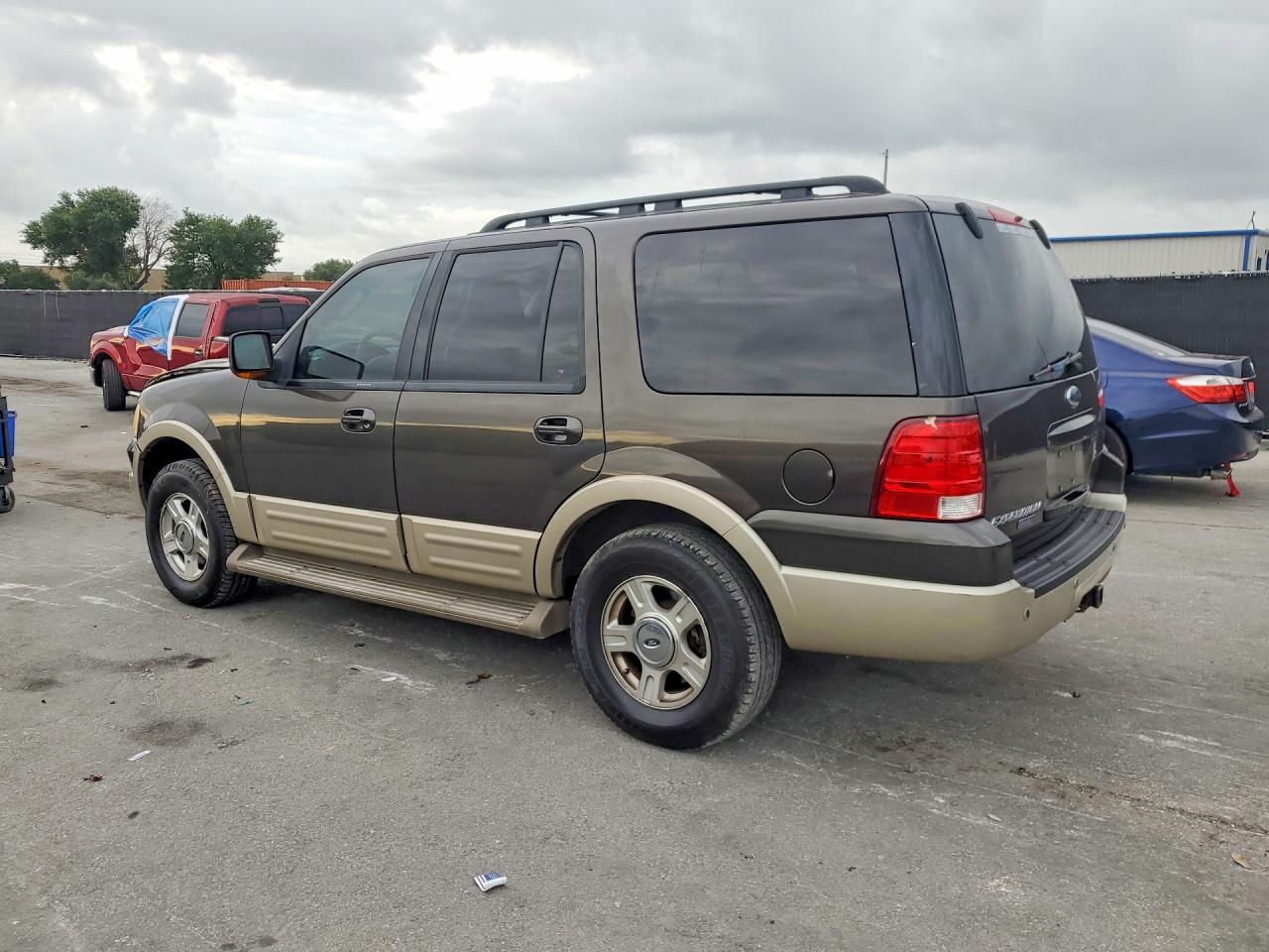 2005 Ford Expedition Eddie Bauer Серый vin: 1FMFU17585LA97617