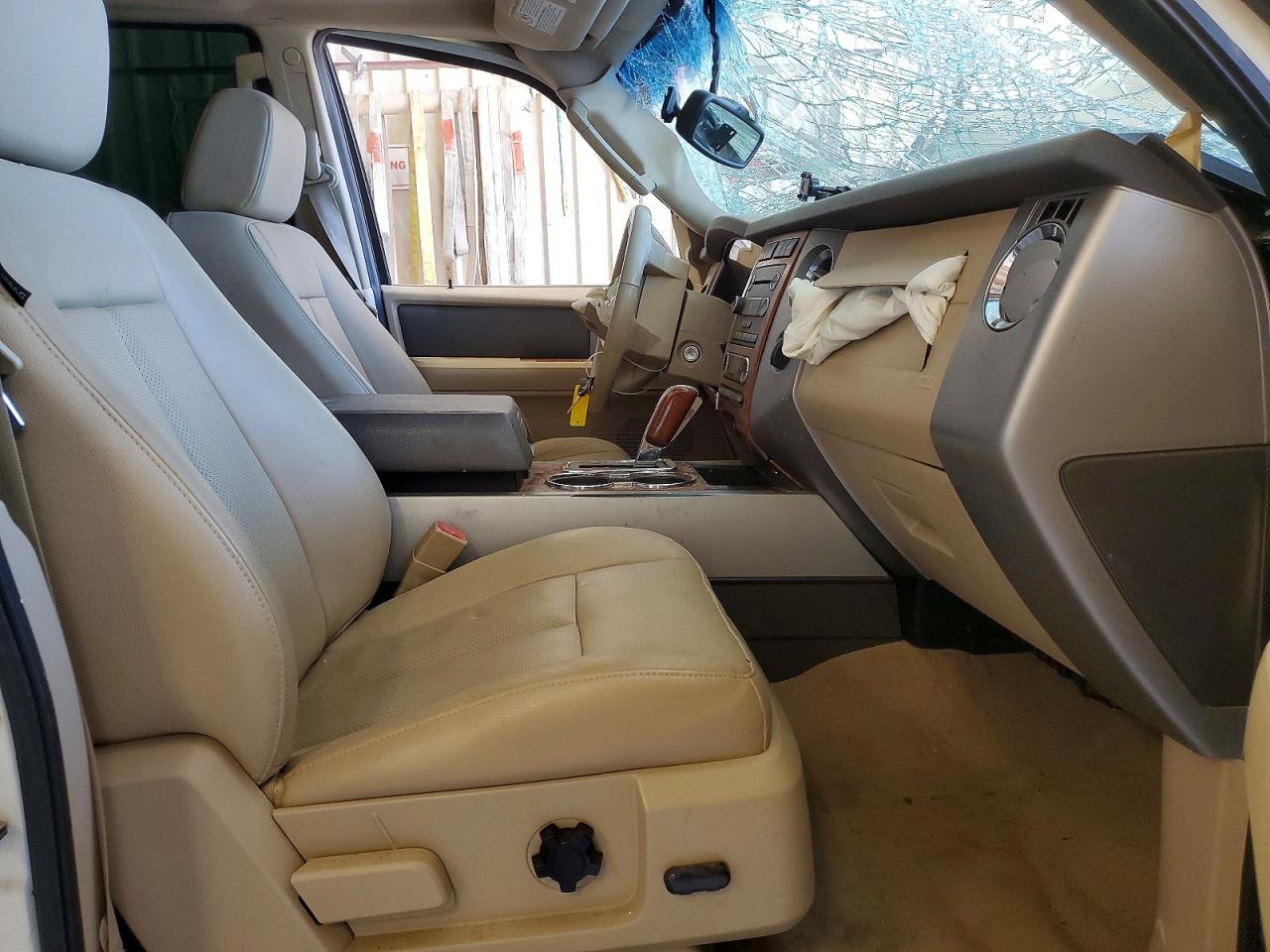 2008 Ford Expedition Eddie Bauer White vin: 1FMFU17598LA25202