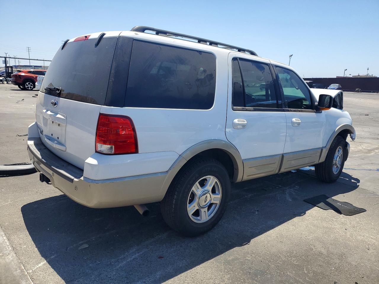 2005 Ford Expedition Eddie Bauer Белый vin: 1FMFU175X5LA68801
