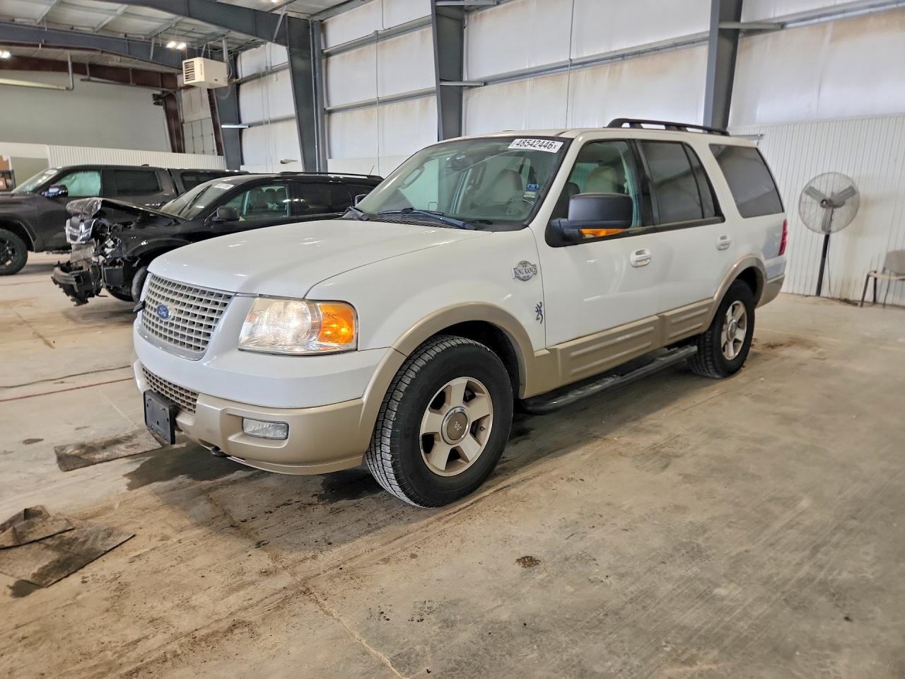 2005 Ford Expedition Eddie Bauer White vin: 1FMFU18525LA75532