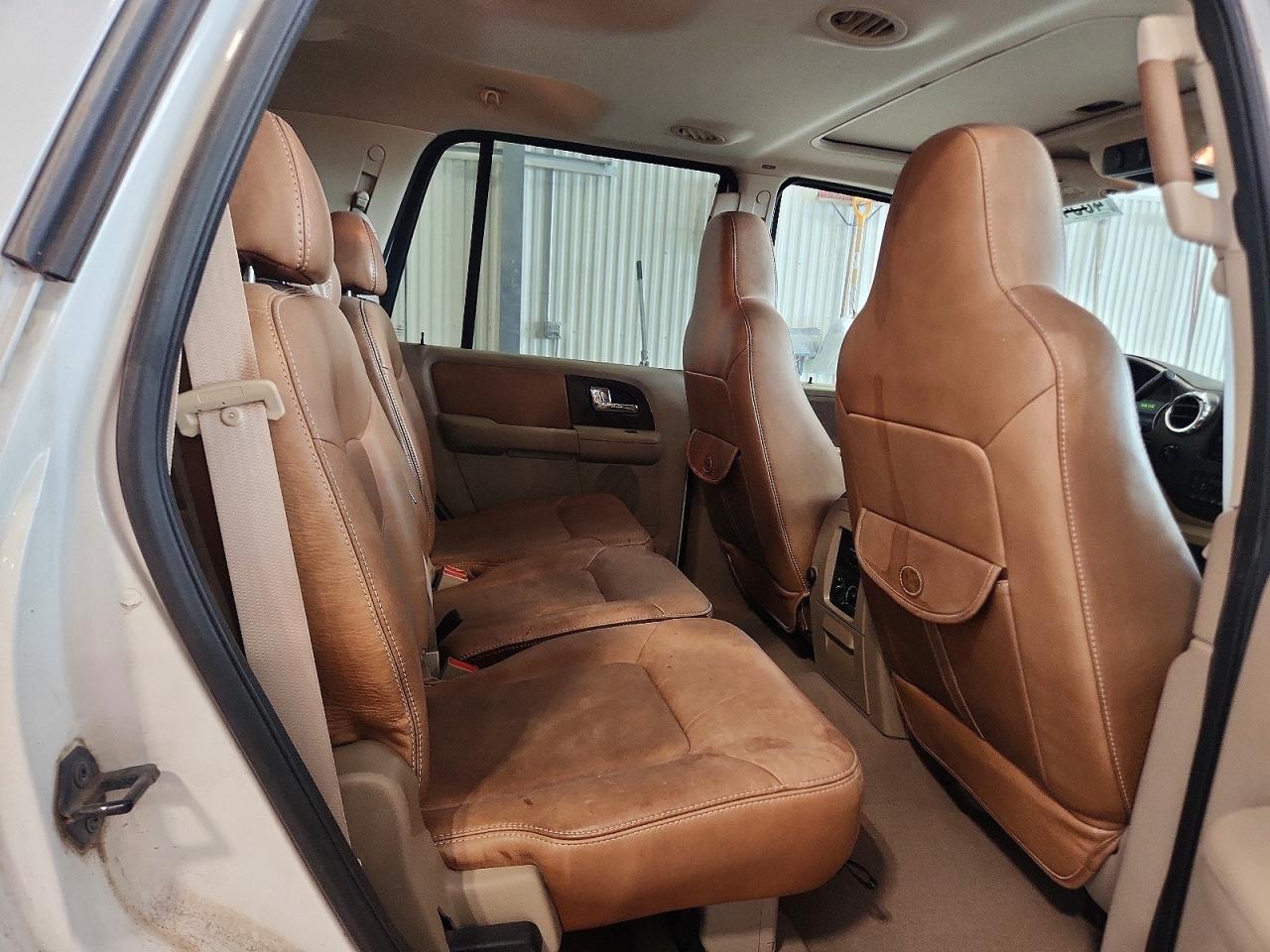 2005 Ford Expedition Eddie Bauer White vin: 1FMFU18525LA75532
