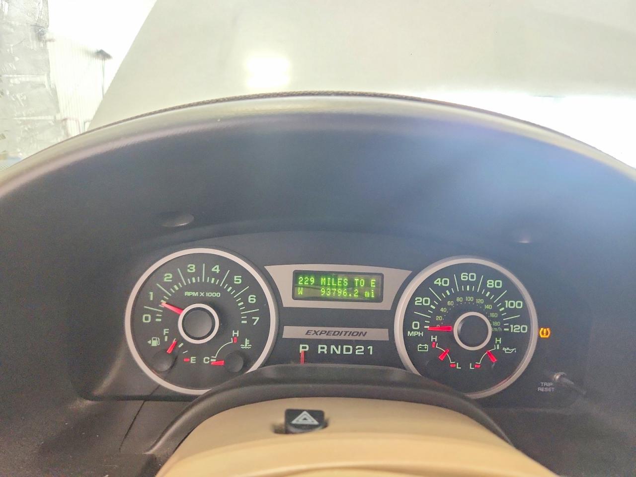 2005 Ford Expedition Eddie Bauer White vin: 1FMFU18525LA75532
