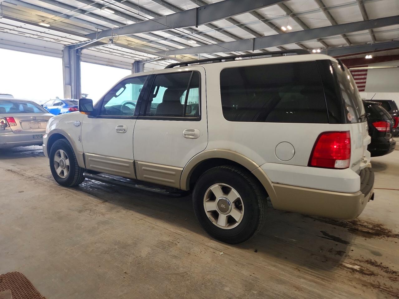 2005 Ford Expedition Eddie Bauer White vin: 1FMFU18525LA75532
