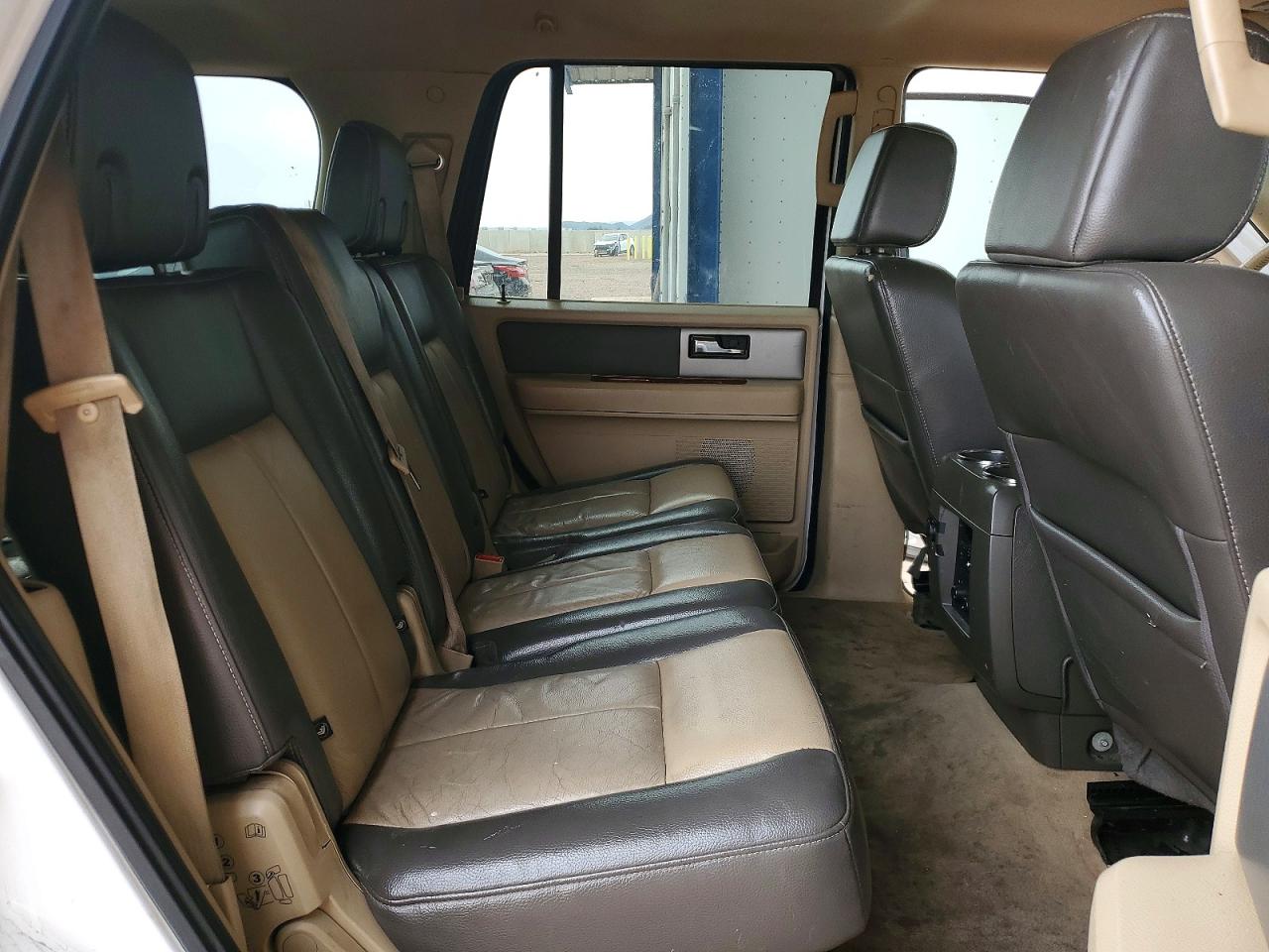 2007 Ford Expedition Eddie Bauer White vin: 1FMFU18527LA29797