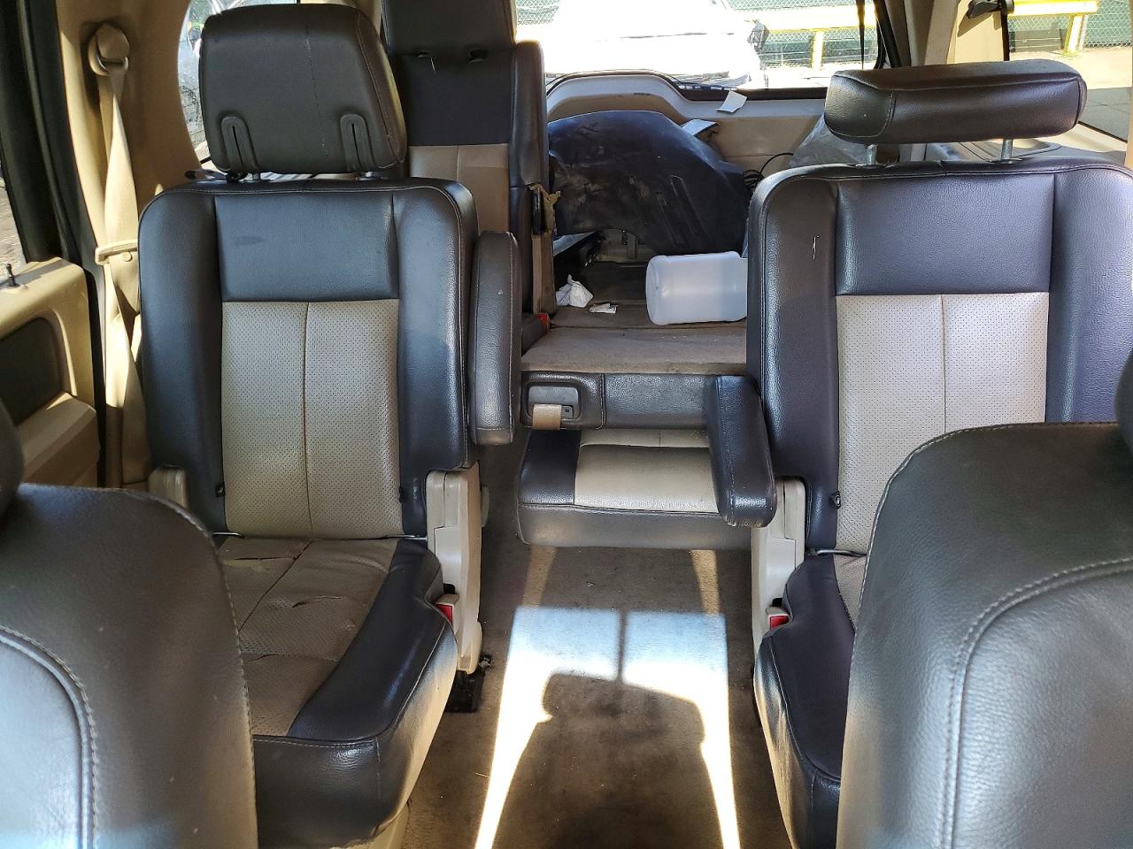 2007 Ford Expedition Eddie Bauer Gray vin: 1FMFU18527LA62282