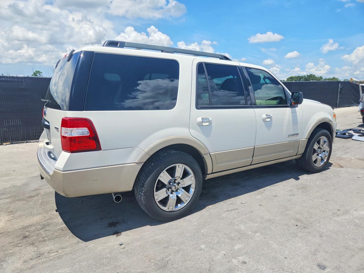2008 Ford Expedition Eddie Bauer Белый vin: 1FMFU18528LA02228