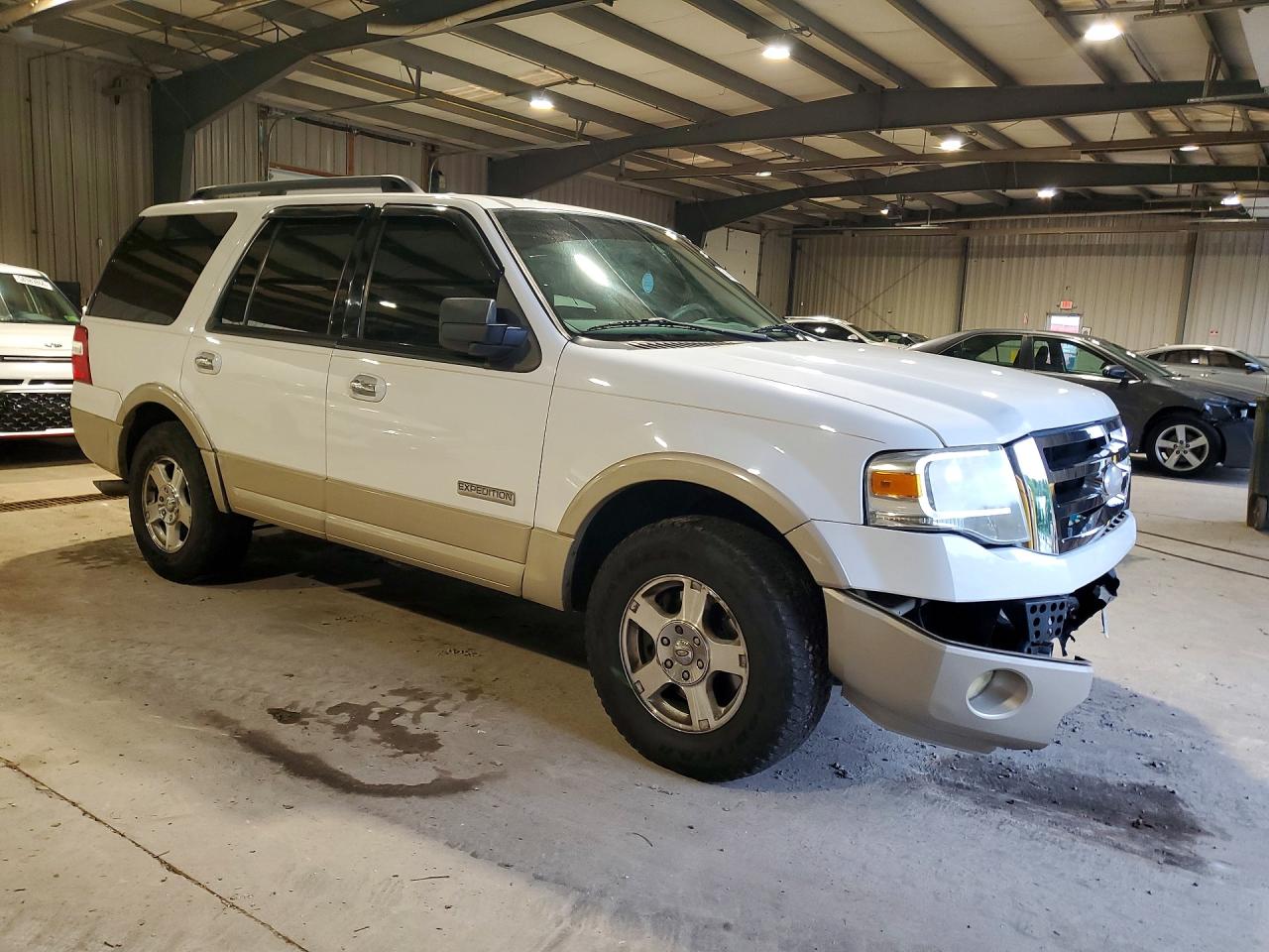 2007 Ford Expedition Eddie Bauer Белый vin: 1FMFU18537LA16475