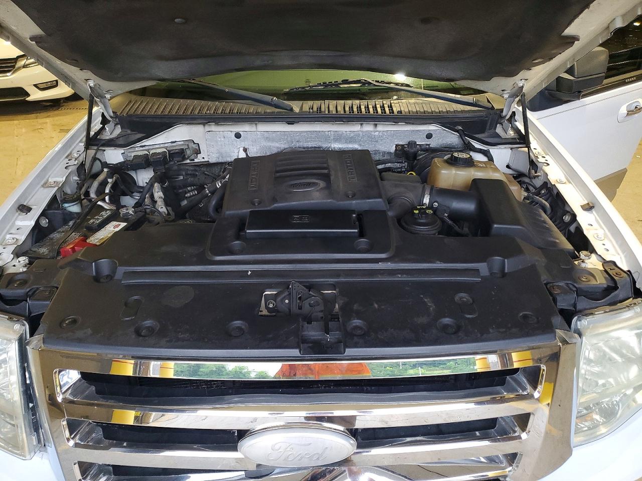 2007 Ford Expedition Eddie Bauer Белый vin: 1FMFU18537LA16475