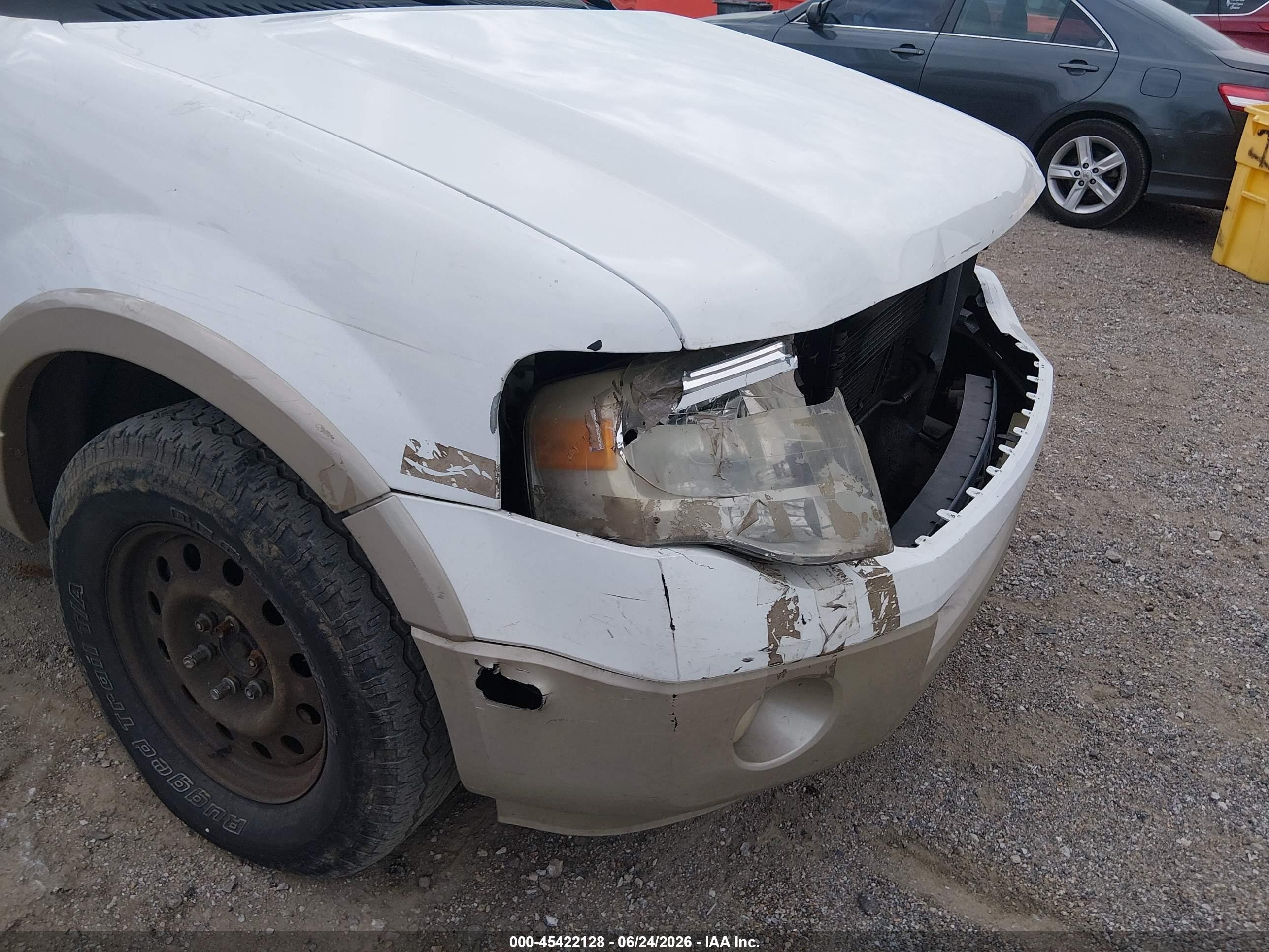 2007 Ford Expedition Eddie Bauer White vin: 1FMFU18567LA86262