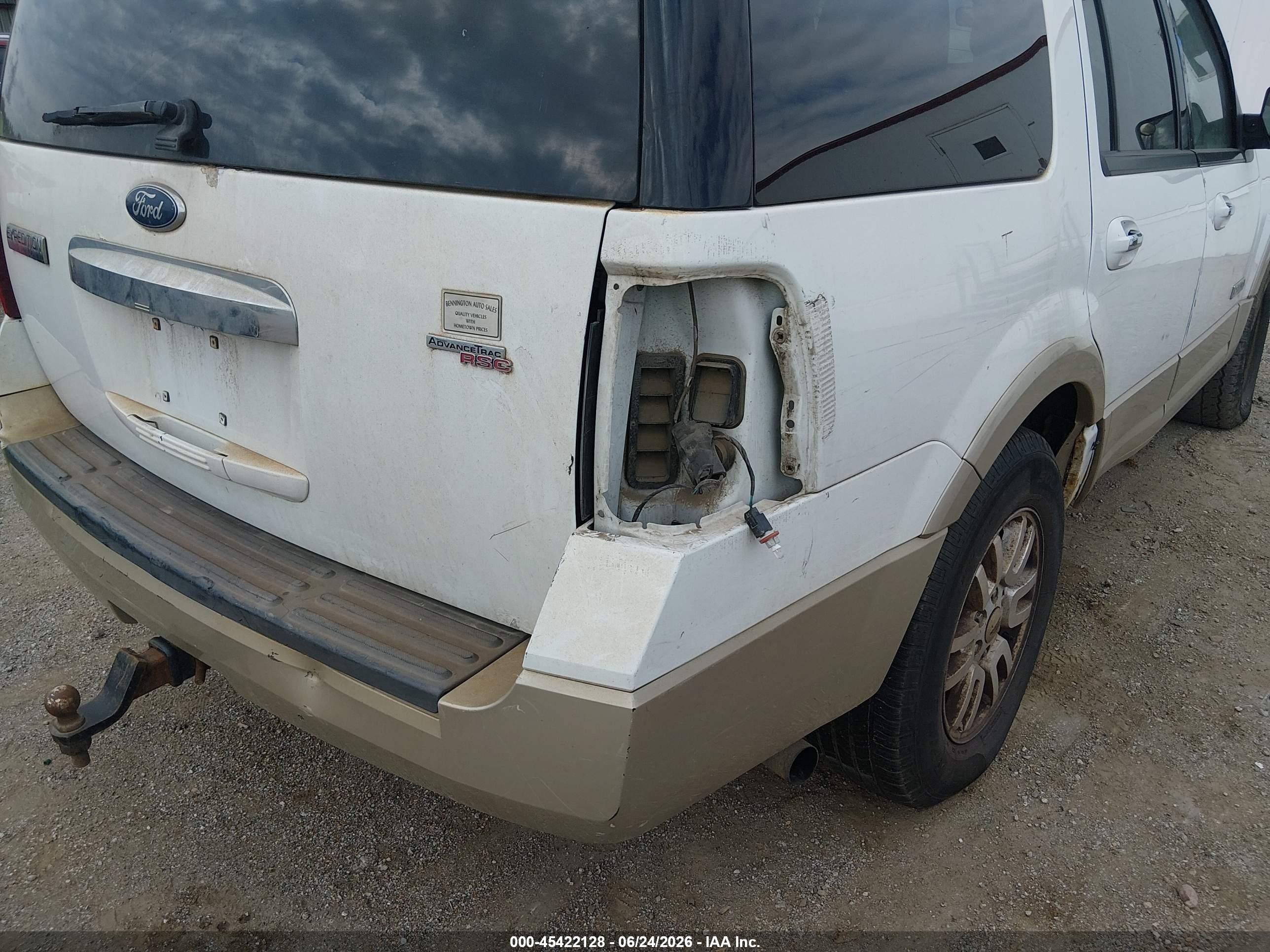 2007 Ford Expedition Eddie Bauer White vin: 1FMFU18567LA86262