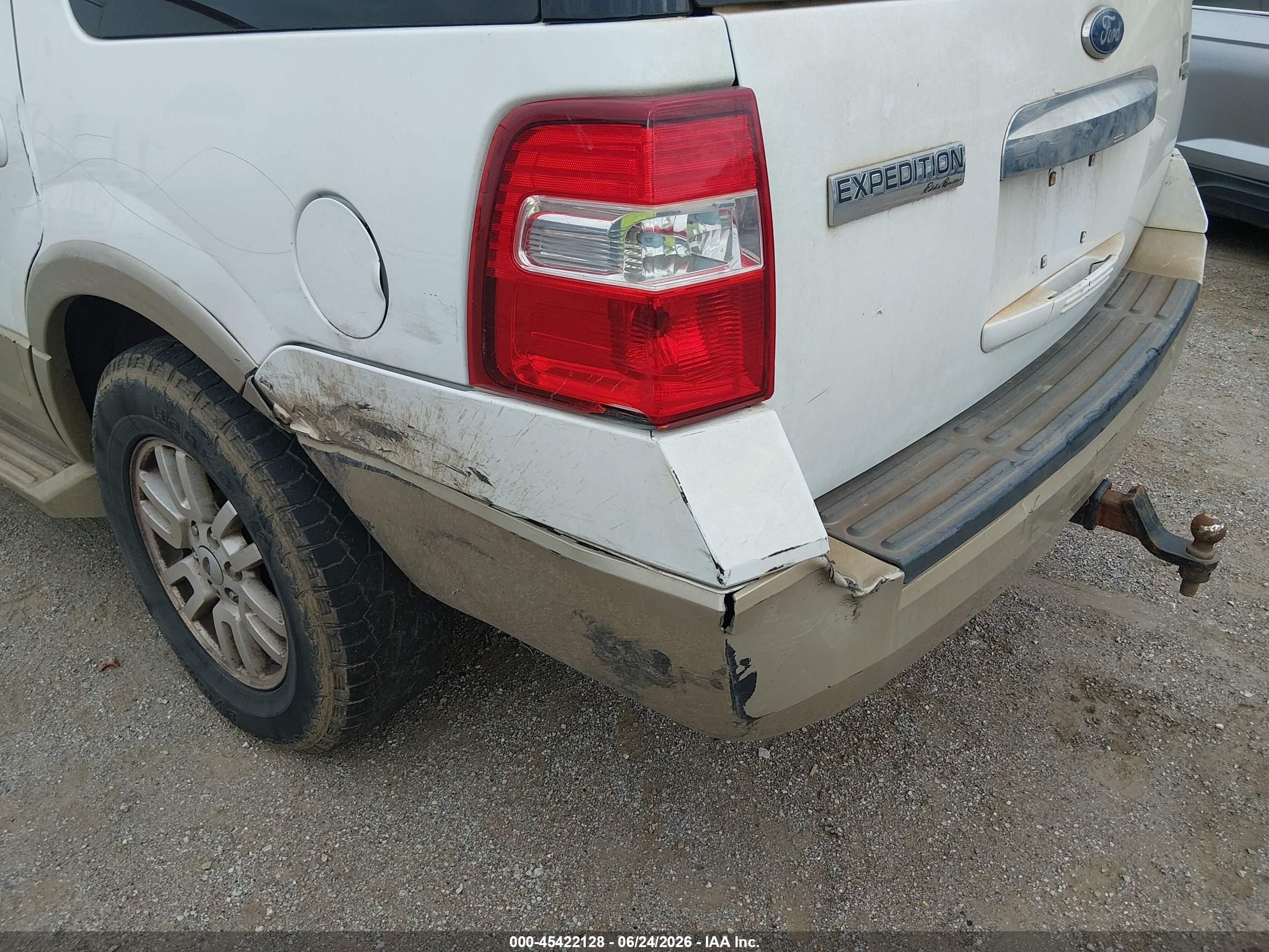 2007 Ford Expedition Eddie Bauer White vin: 1FMFU18567LA86262