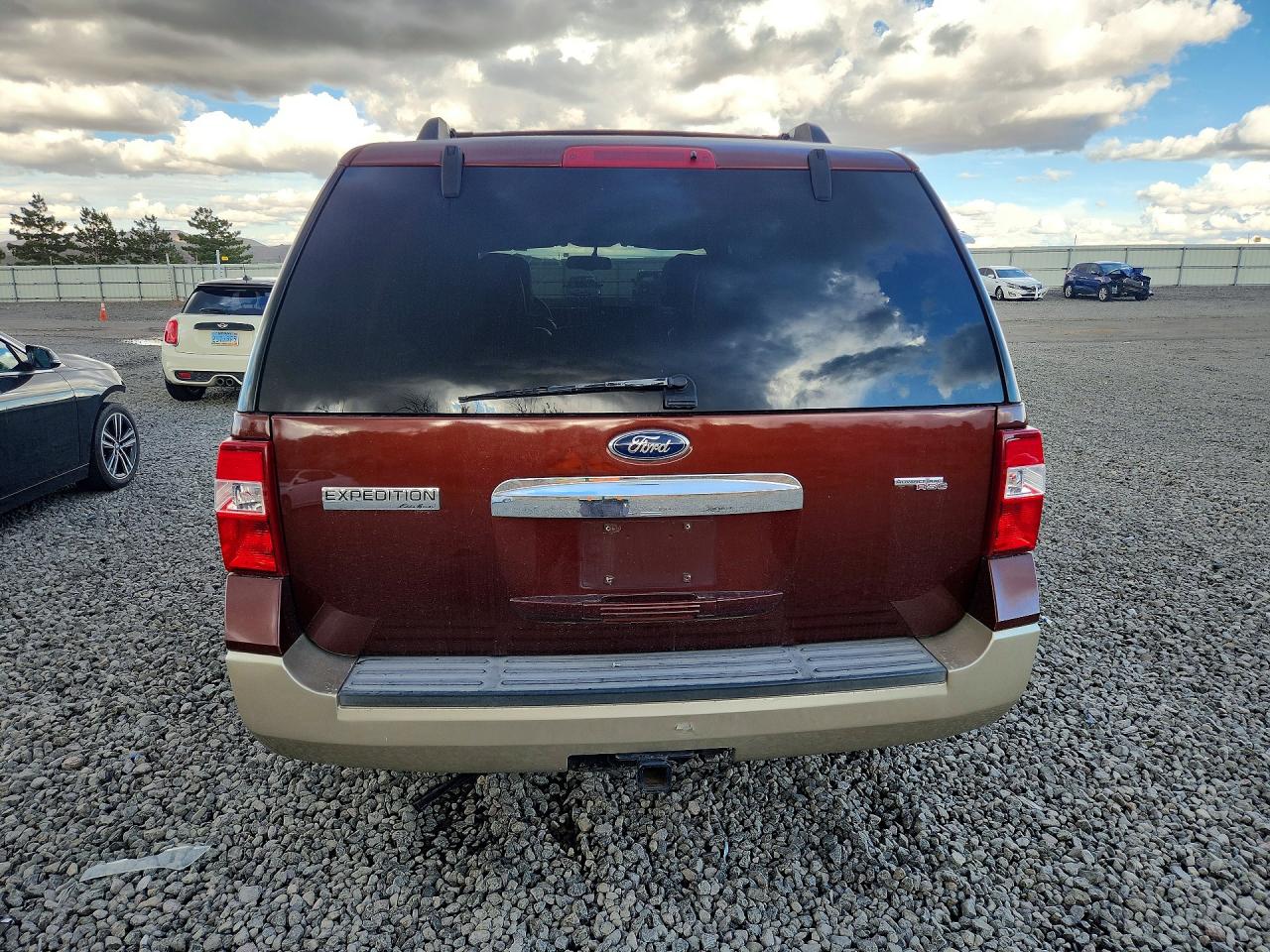 2007 Ford Expedition Eddie Bauer Brown vin: 1FMFU18577LA43582