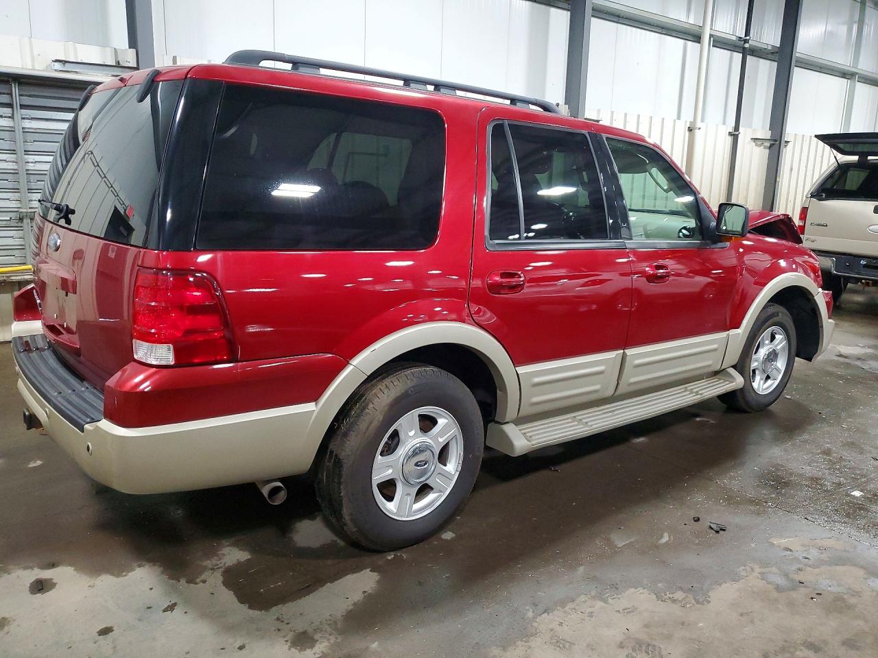 2006 Ford Expedition Красный vin: 1FMFU185X6LA18030