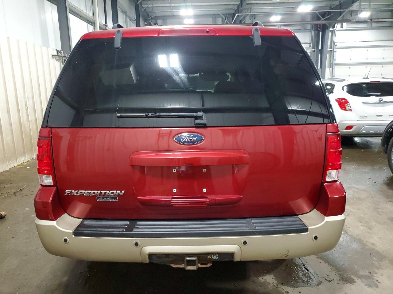 2006 Ford Expedition Красный vin: 1FMFU185X6LA18030
