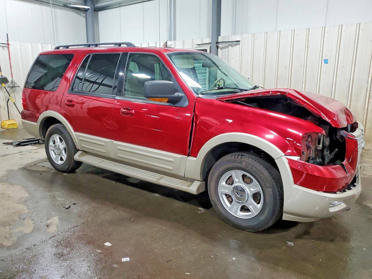 2006 Ford Expedition Красный vin: 1FMFU185X6LA18030