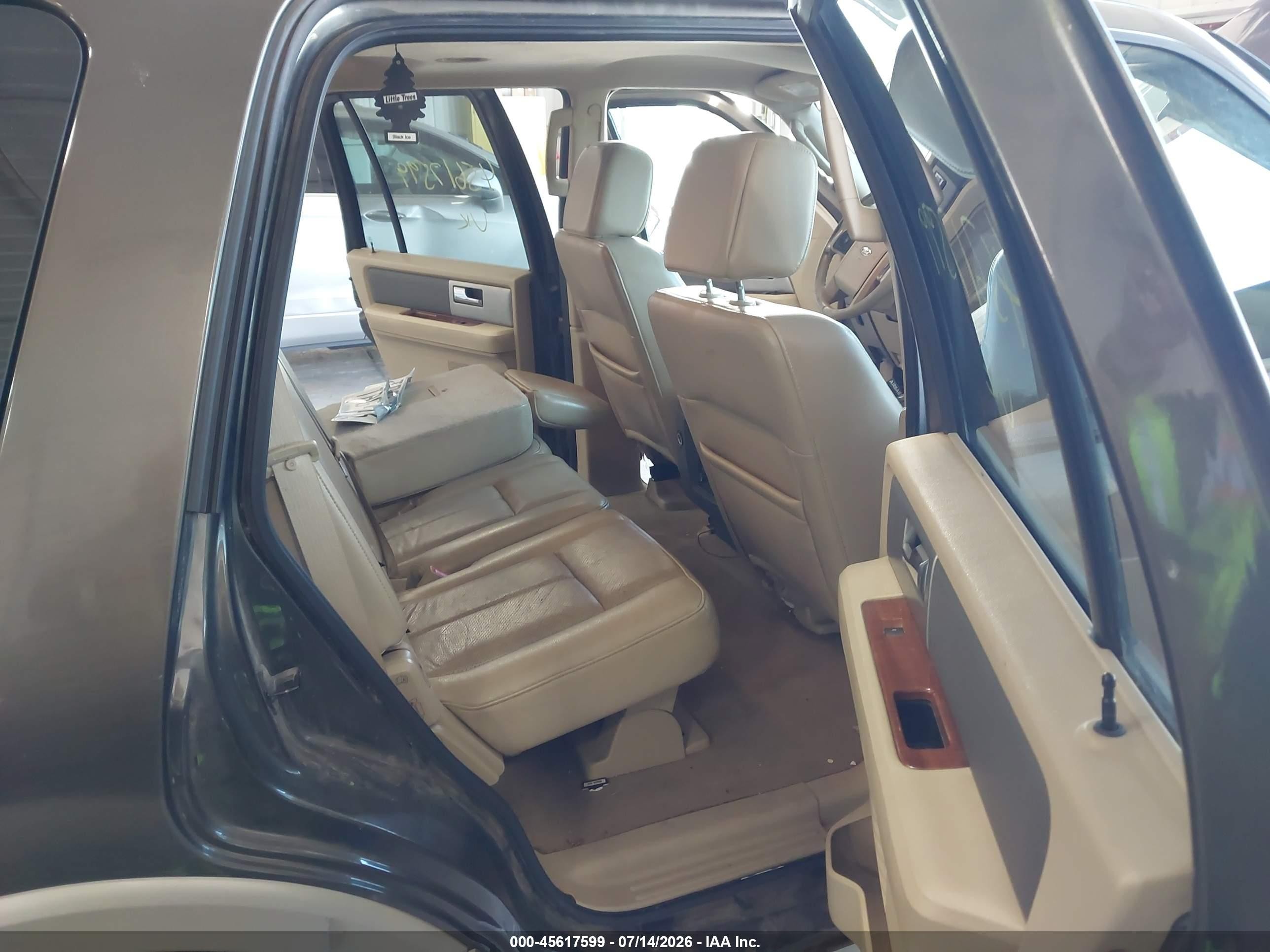 2008 Ford Expedition Eddie Bauer Коричневый vin: 1FMFU185X8LA76142