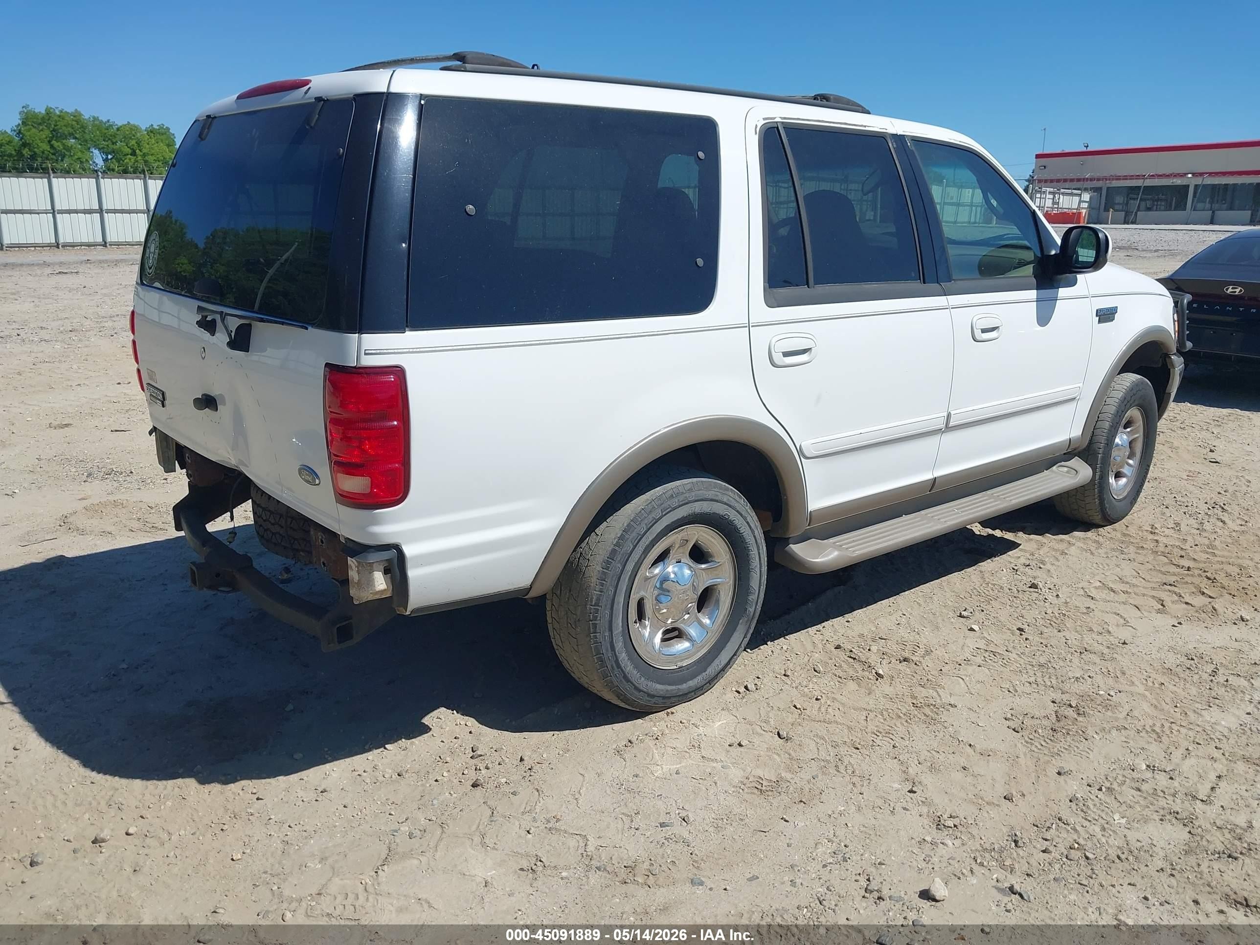2001 Ford Expedition Eddie Bauer White vin: 1FMFU18L01LB33422
