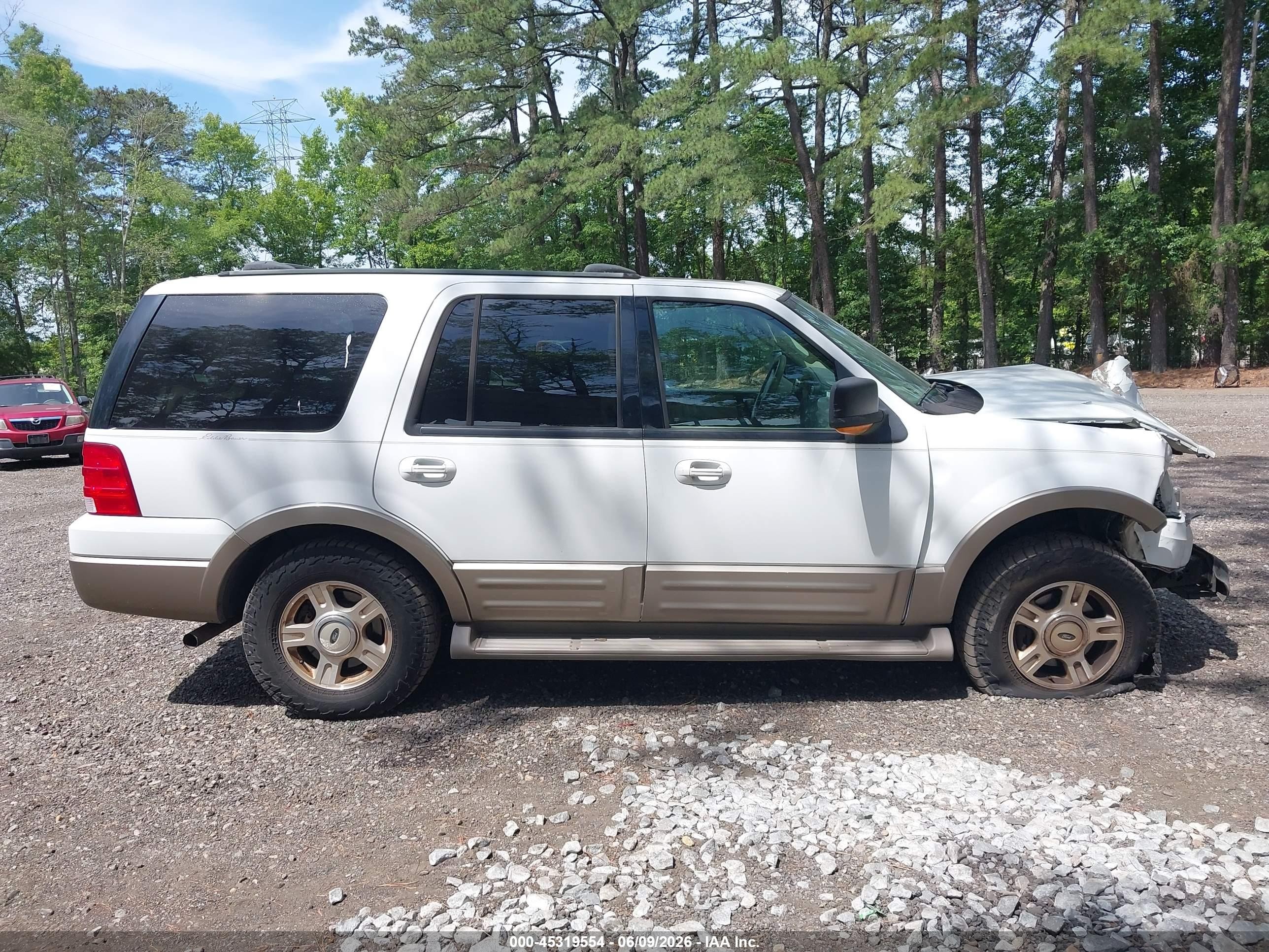 2003 Ford Expedition Eddie Bauer White vin: 1FMFU18L23LB97030