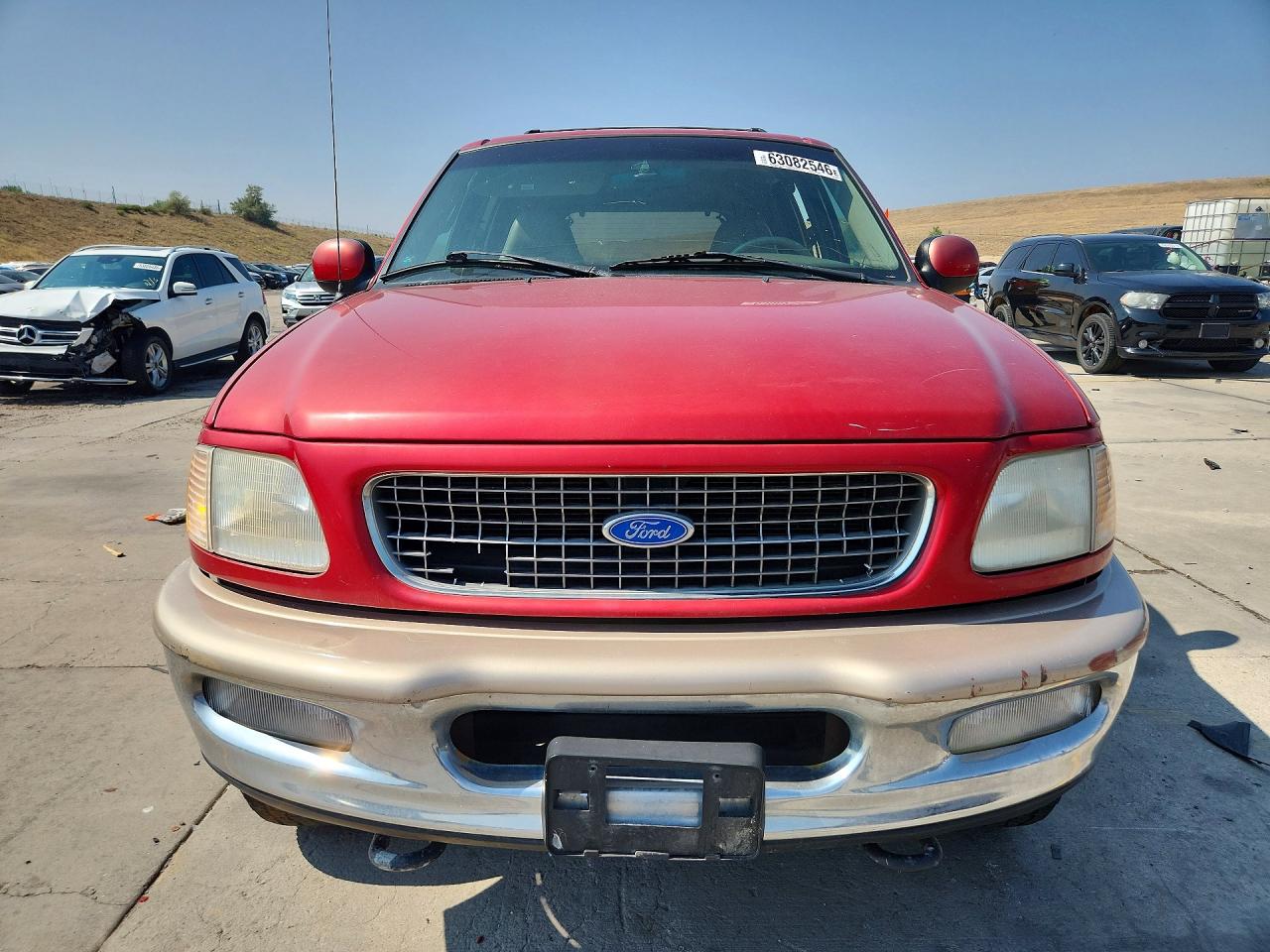 1997 Ford Expedition Red vin: 1FMFU18L2VLA69664