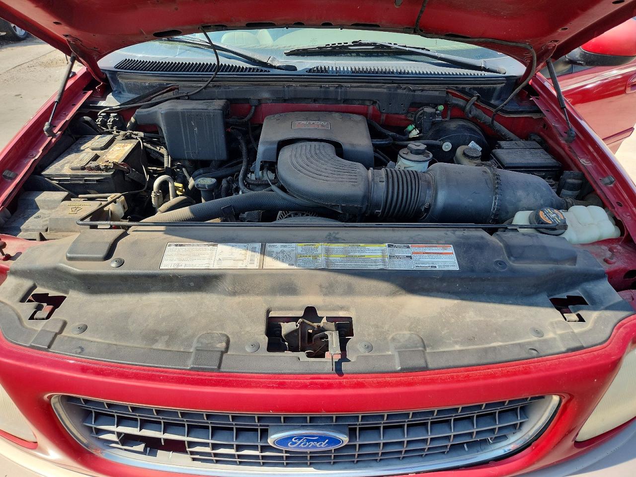 1997 Ford Expedition Red vin: 1FMFU18L2VLA69664