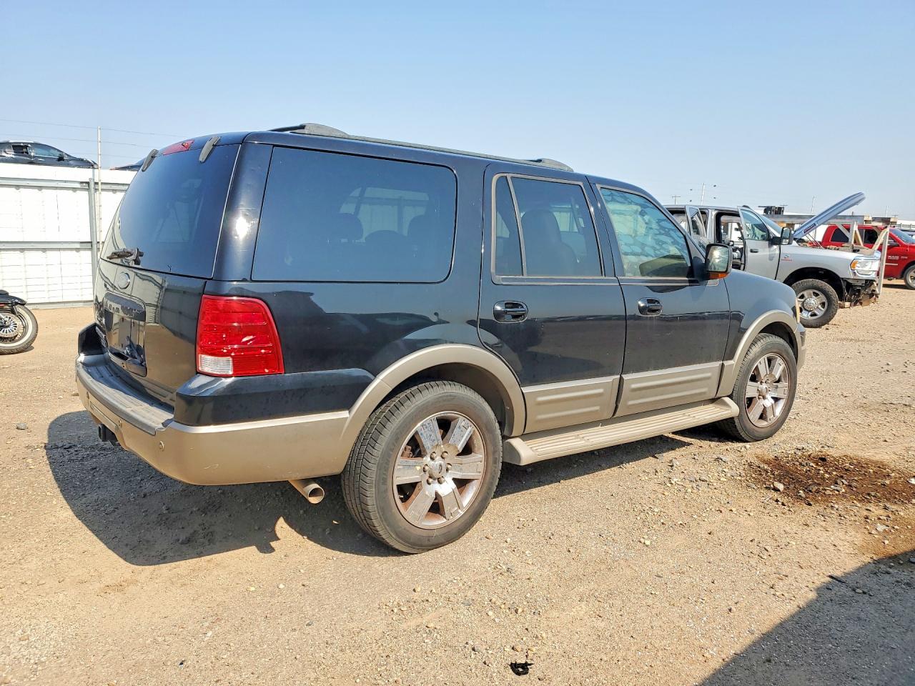 2004 Ford Expedition Eddie Bauer Black vin: 1FMFU18L44LA54839
