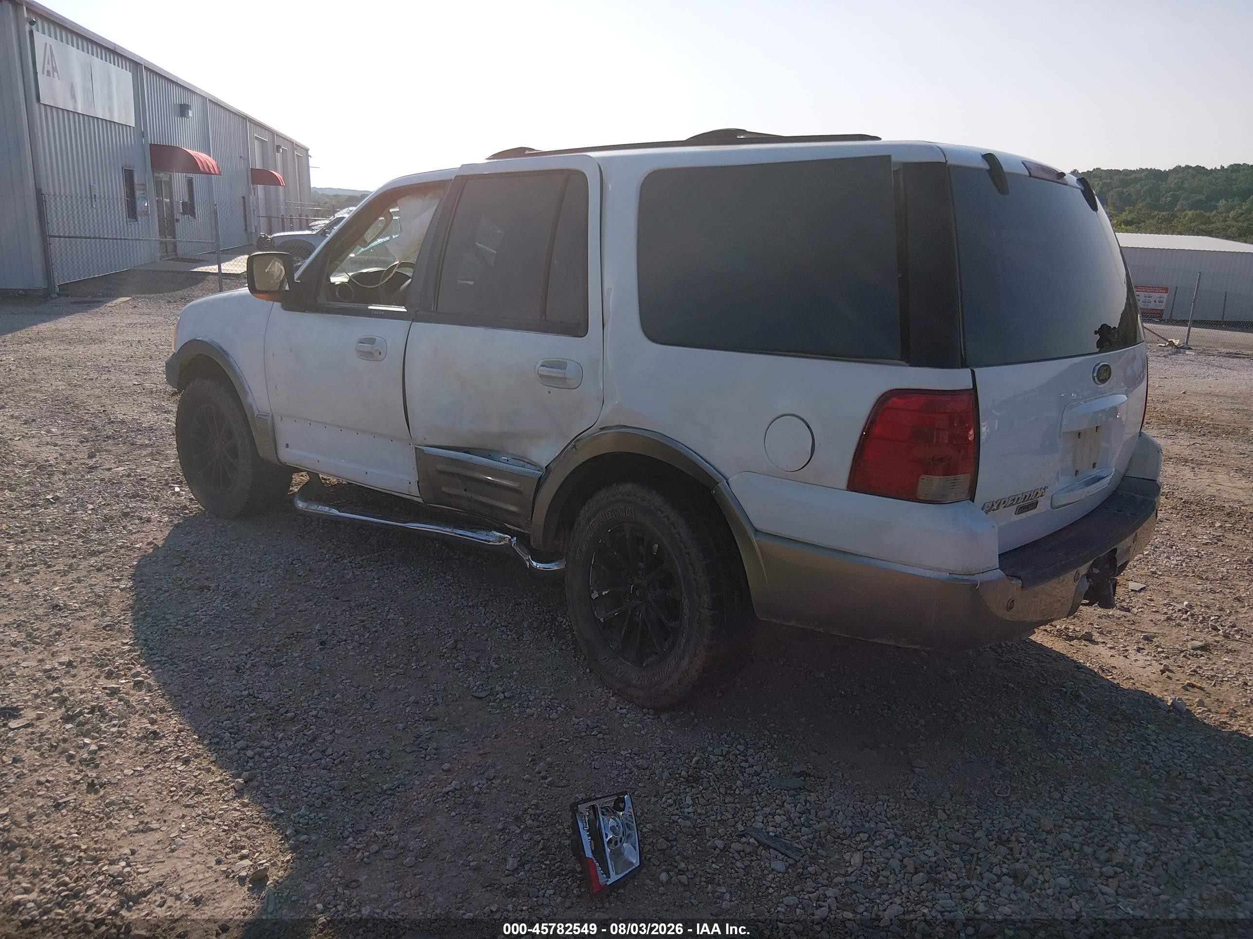 2004 Ford Expedition Eddie Bauer White vin: 1FMFU18L44LA86769