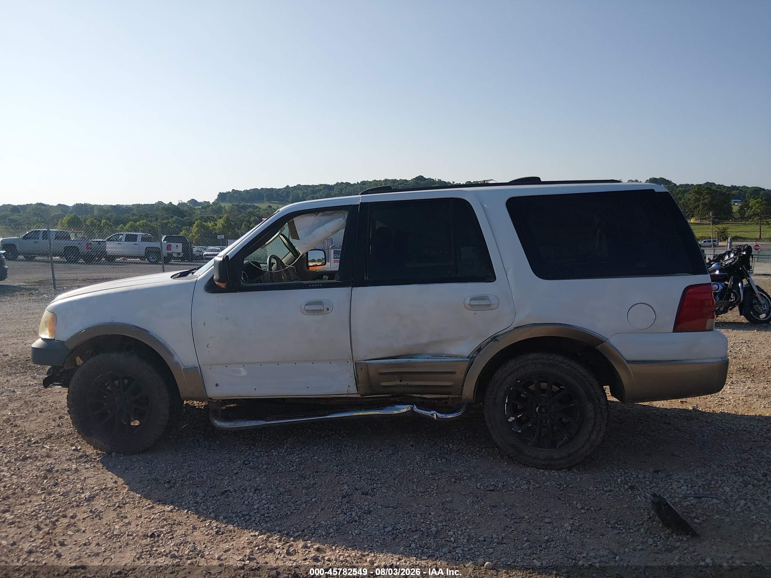 2004 Ford Expedition Eddie Bauer White vin: 1FMFU18L44LA86769