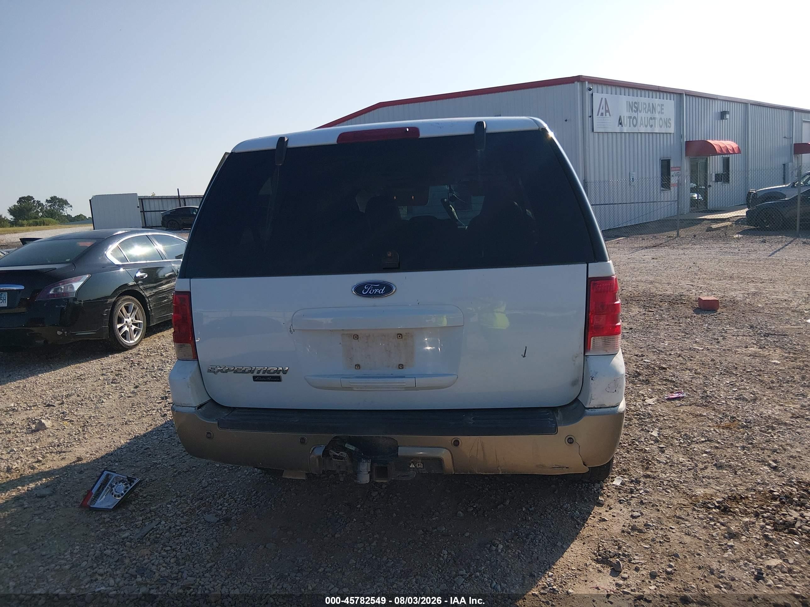 2004 Ford Expedition Eddie Bauer White vin: 1FMFU18L44LA86769