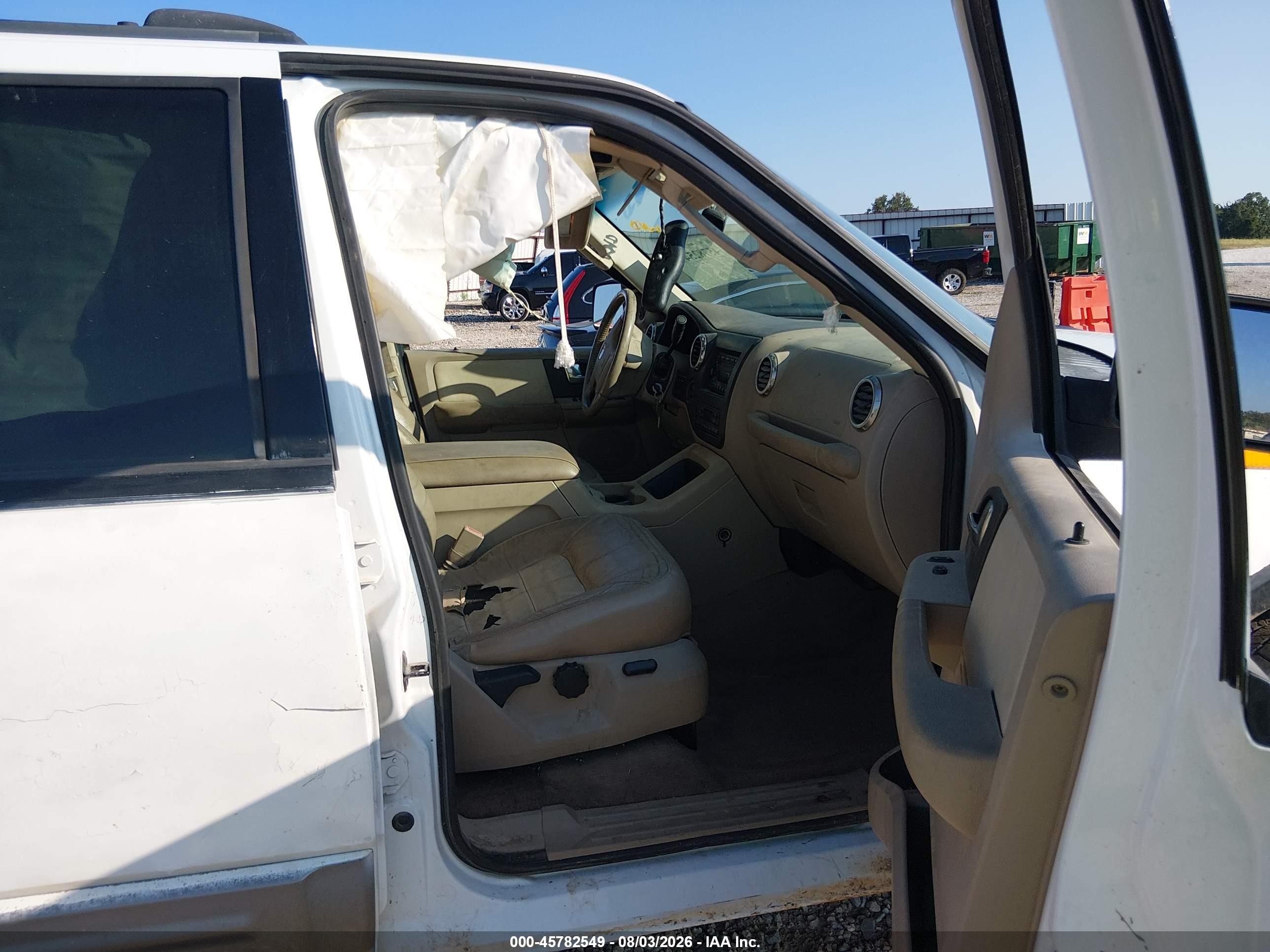 2004 Ford Expedition Eddie Bauer White vin: 1FMFU18L44LA86769