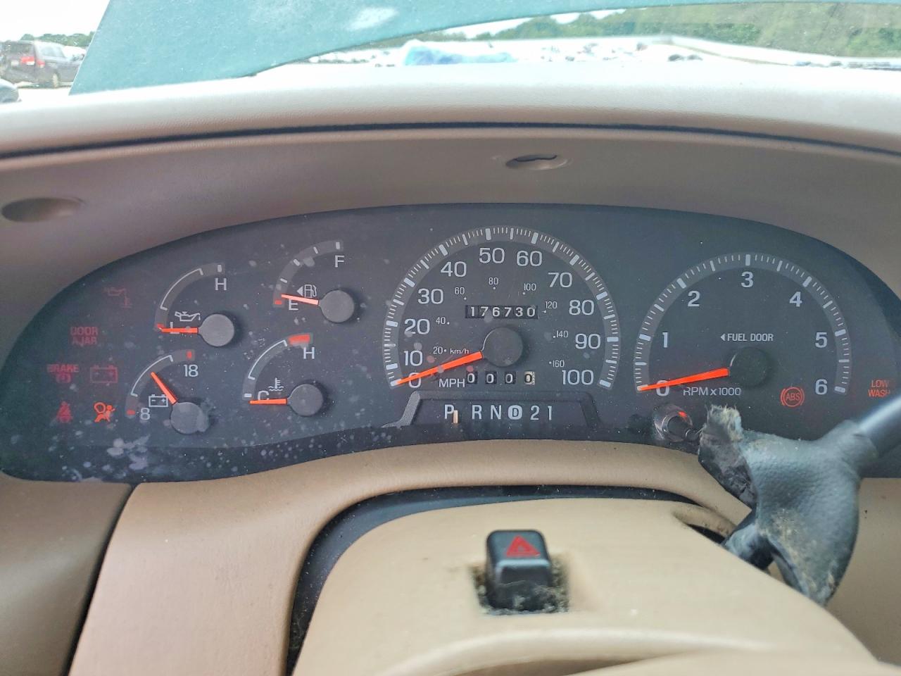 1998 Ford Expedition Teal vin: 1FMFU18L4WLA08382