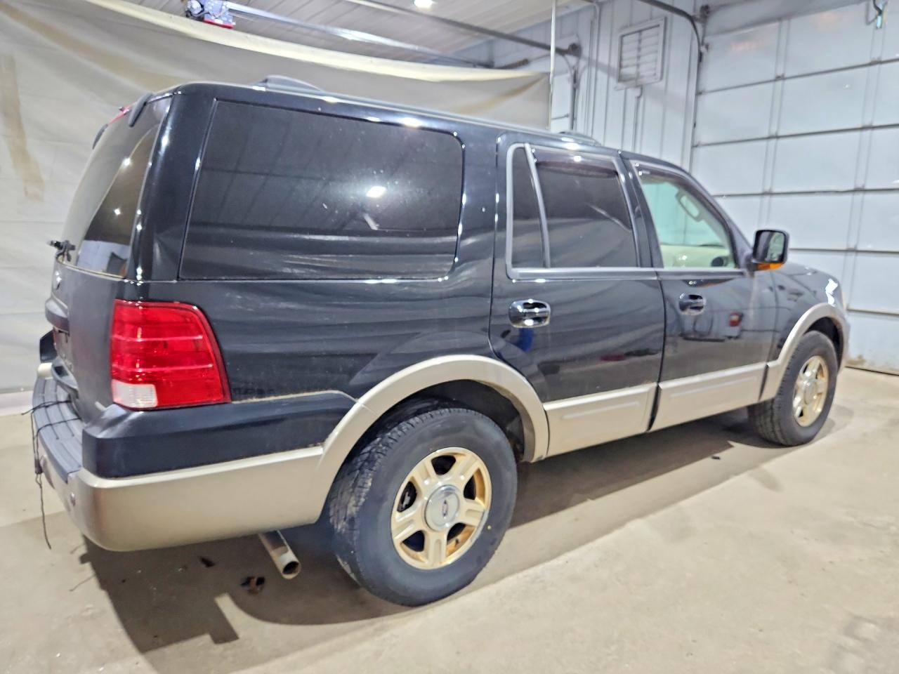 2004 Ford Expedition Eddie Bauer Black vin: 1FMFU18L54LA68135