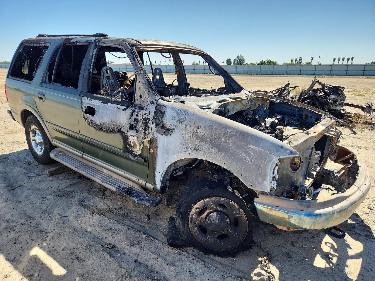 2000 Ford Expedition Eddie Bauer Burn vin: 1FMFU18L5YLC10828