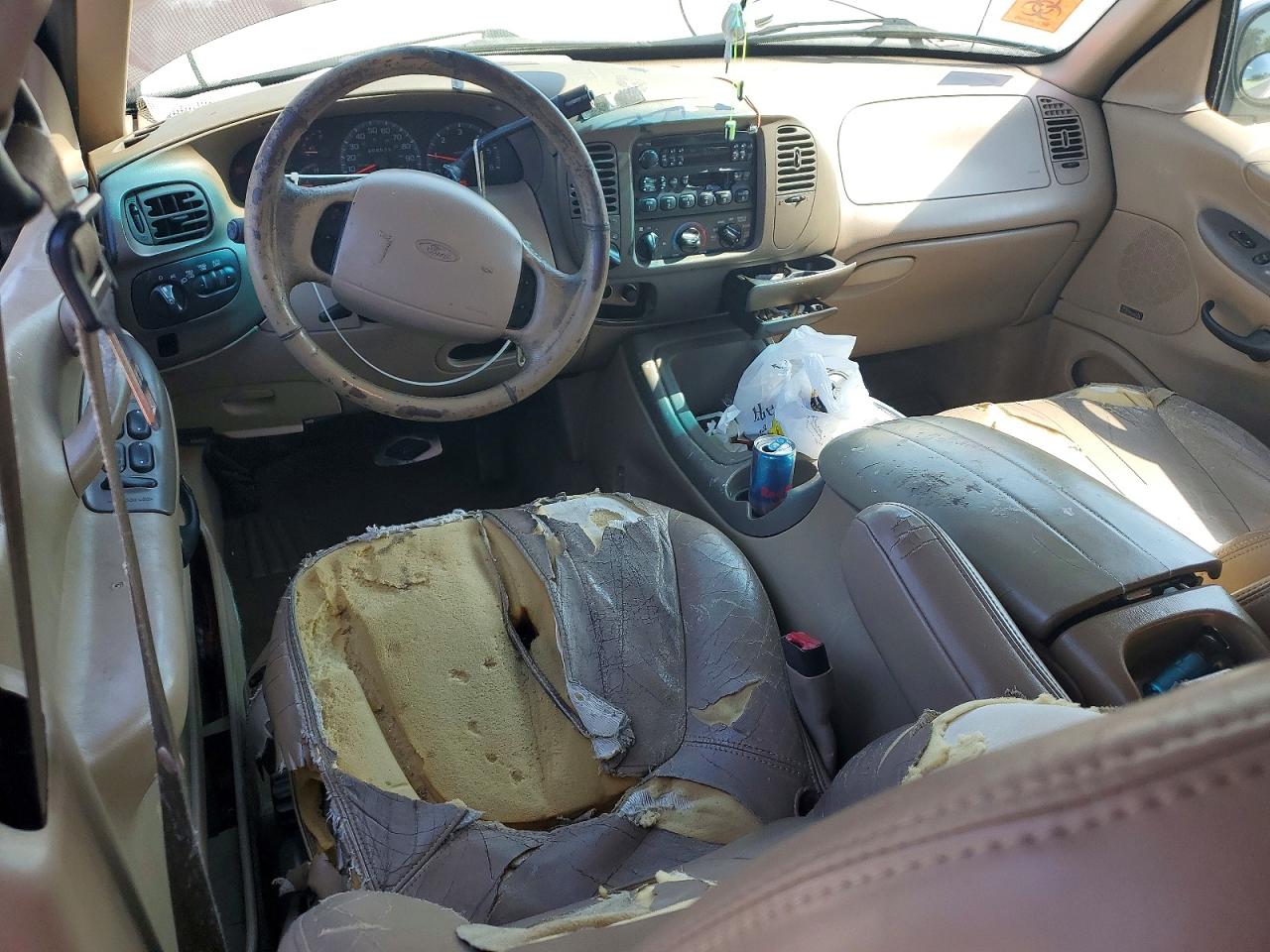 1997 Ford Expedition Red vin: 1FMFU18L6VLB18378