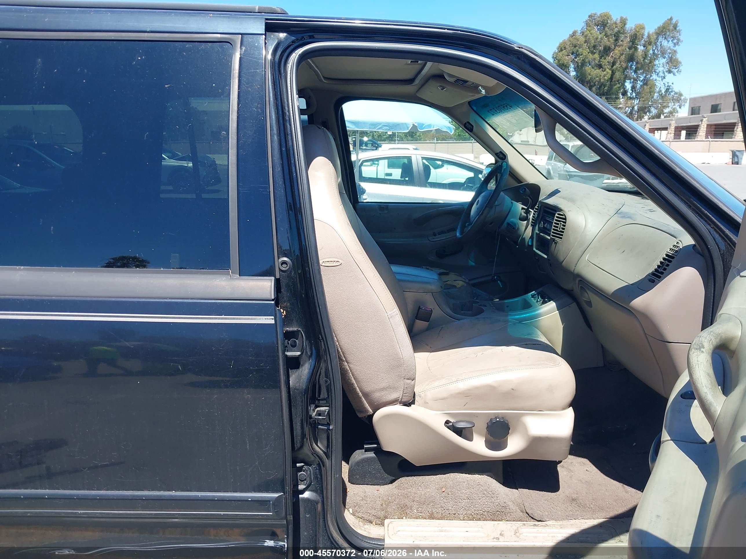 2002 Ford Expedition Eddie Bauer Black vin: 1FMFU18L72LA21167