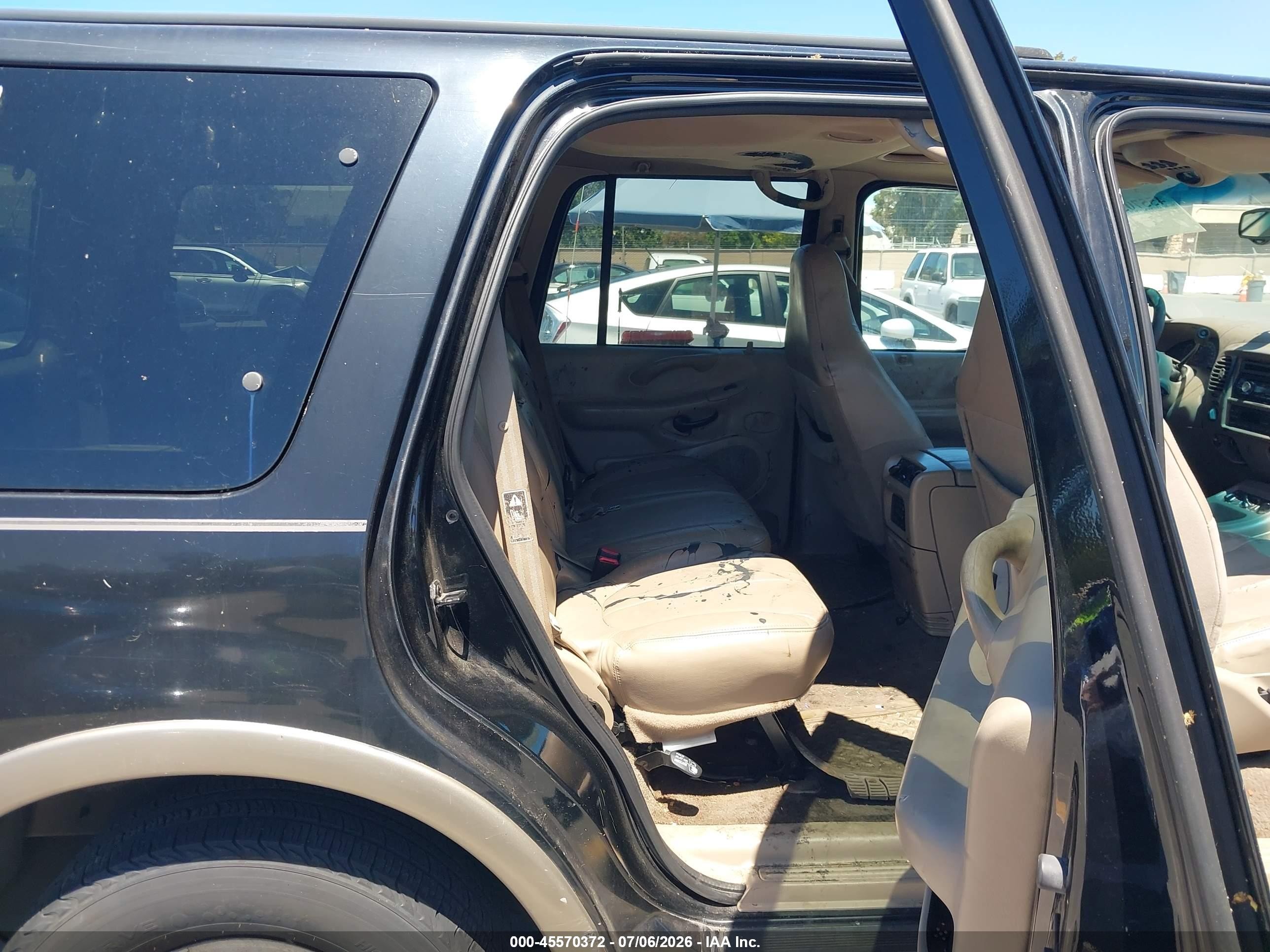 2002 Ford Expedition Eddie Bauer Black vin: 1FMFU18L72LA21167