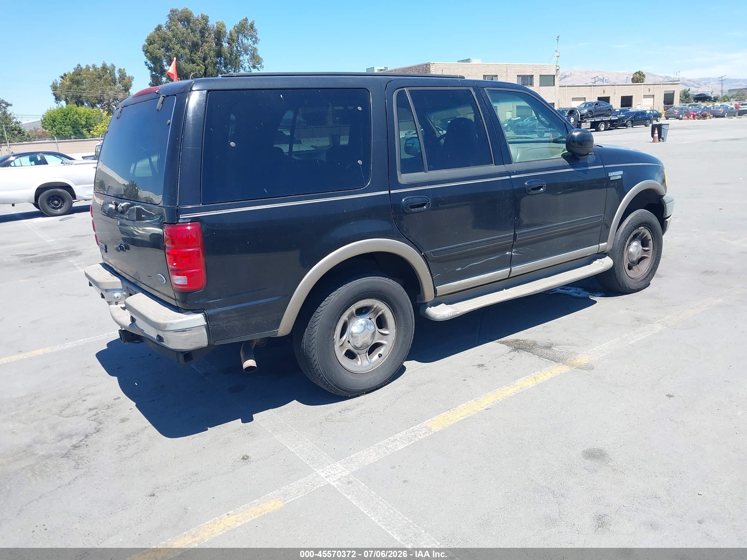2002 Ford Expedition Eddie Bauer Black vin: 1FMFU18L72LA21167