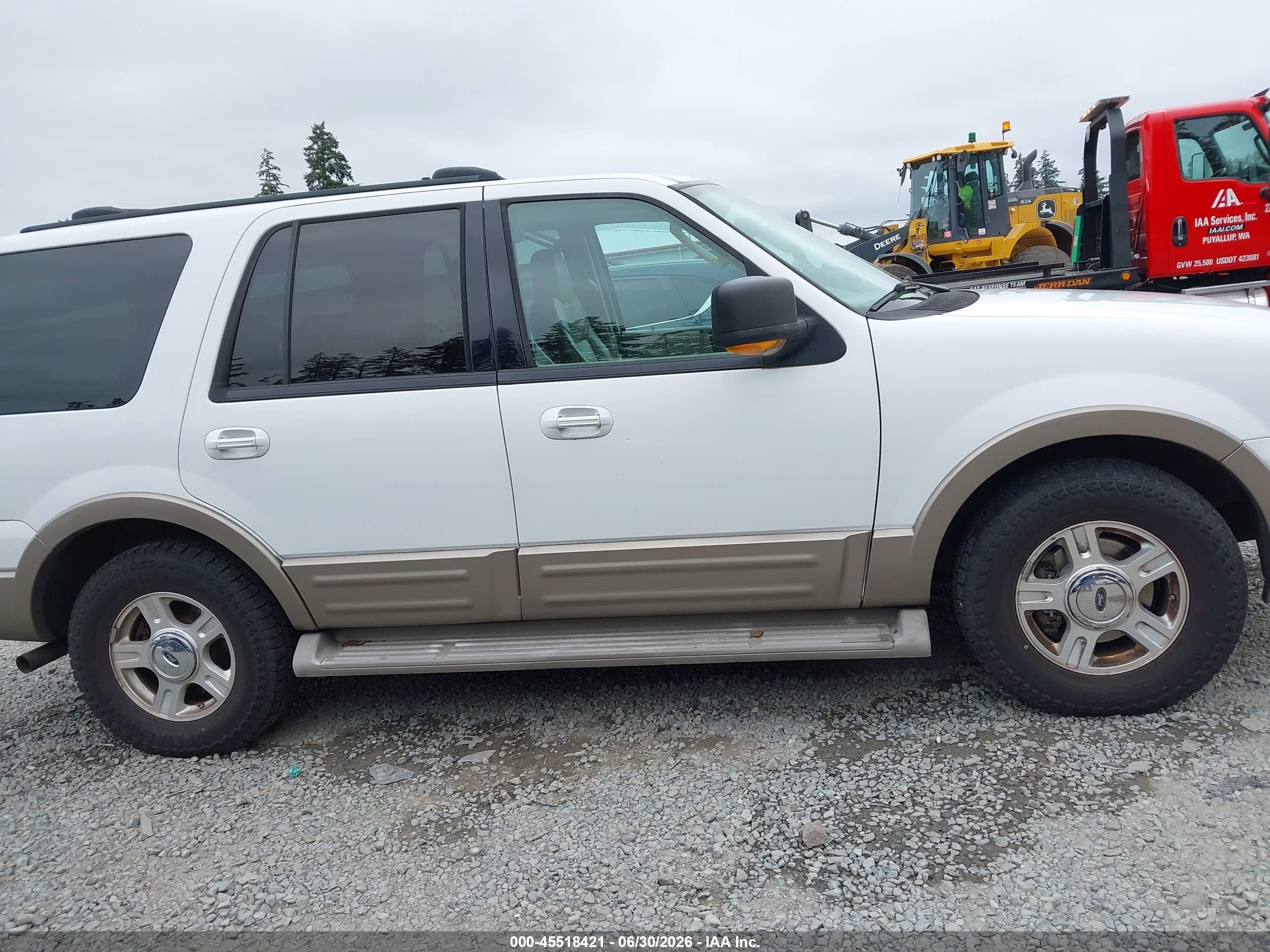 2004 Ford Expedition Eddie Bauer White vin: 1FMFU18L74LB58984