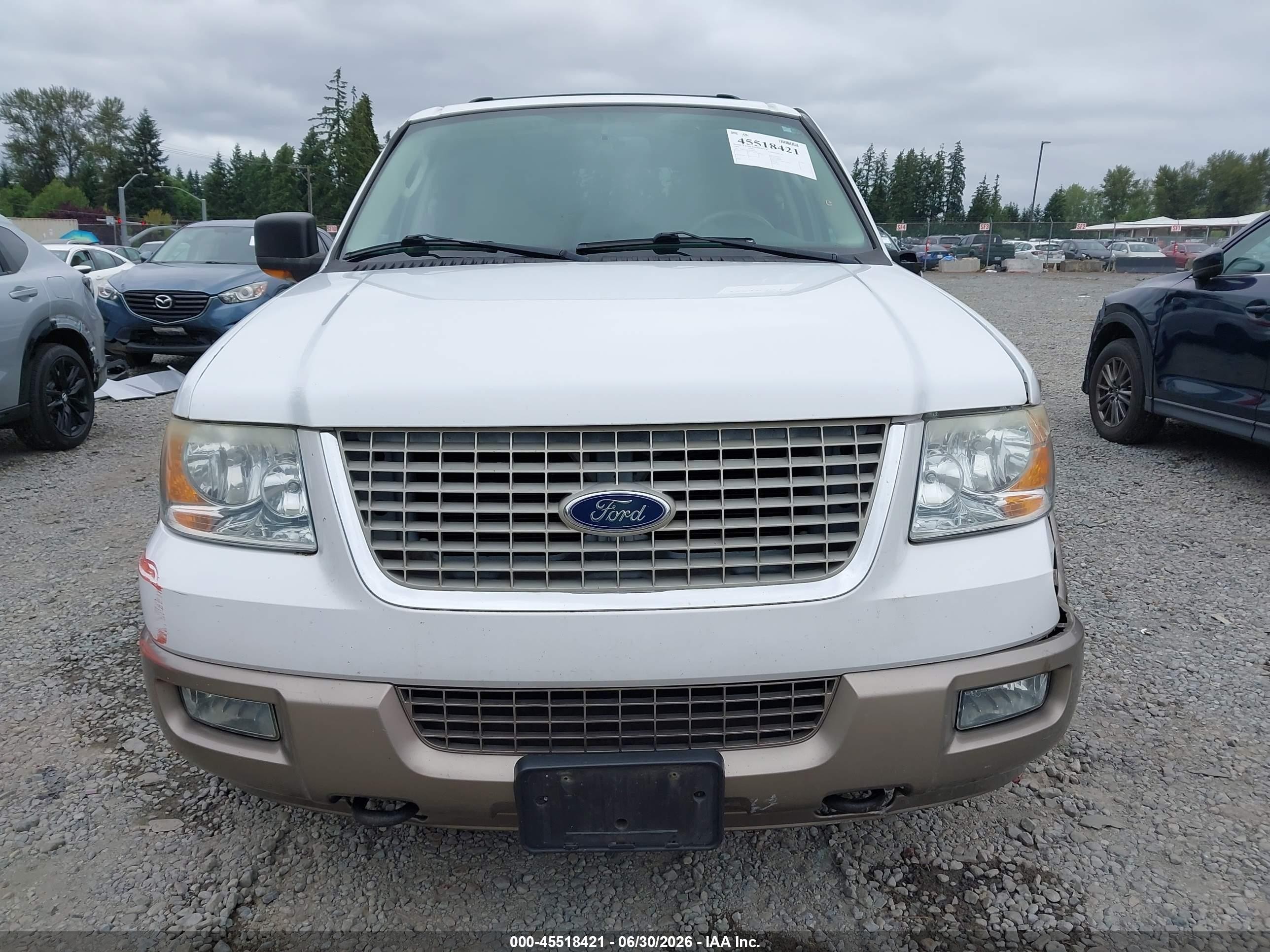2004 Ford Expedition Eddie Bauer White vin: 1FMFU18L74LB58984