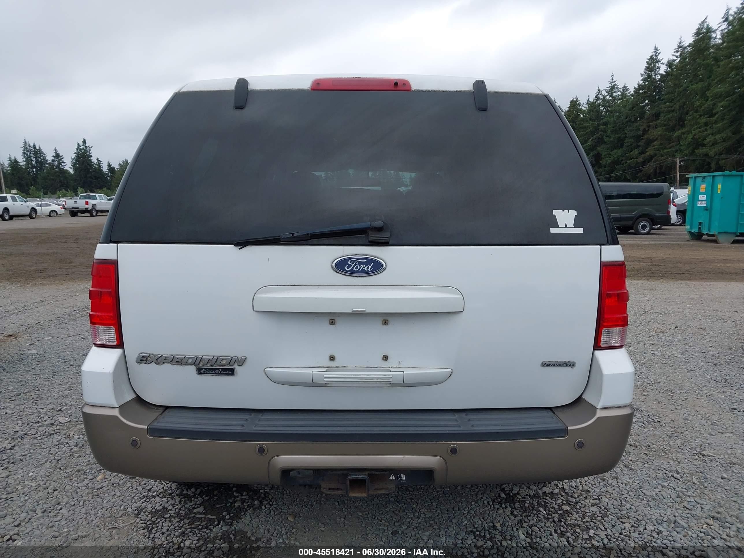 2004 Ford Expedition Eddie Bauer White vin: 1FMFU18L74LB58984