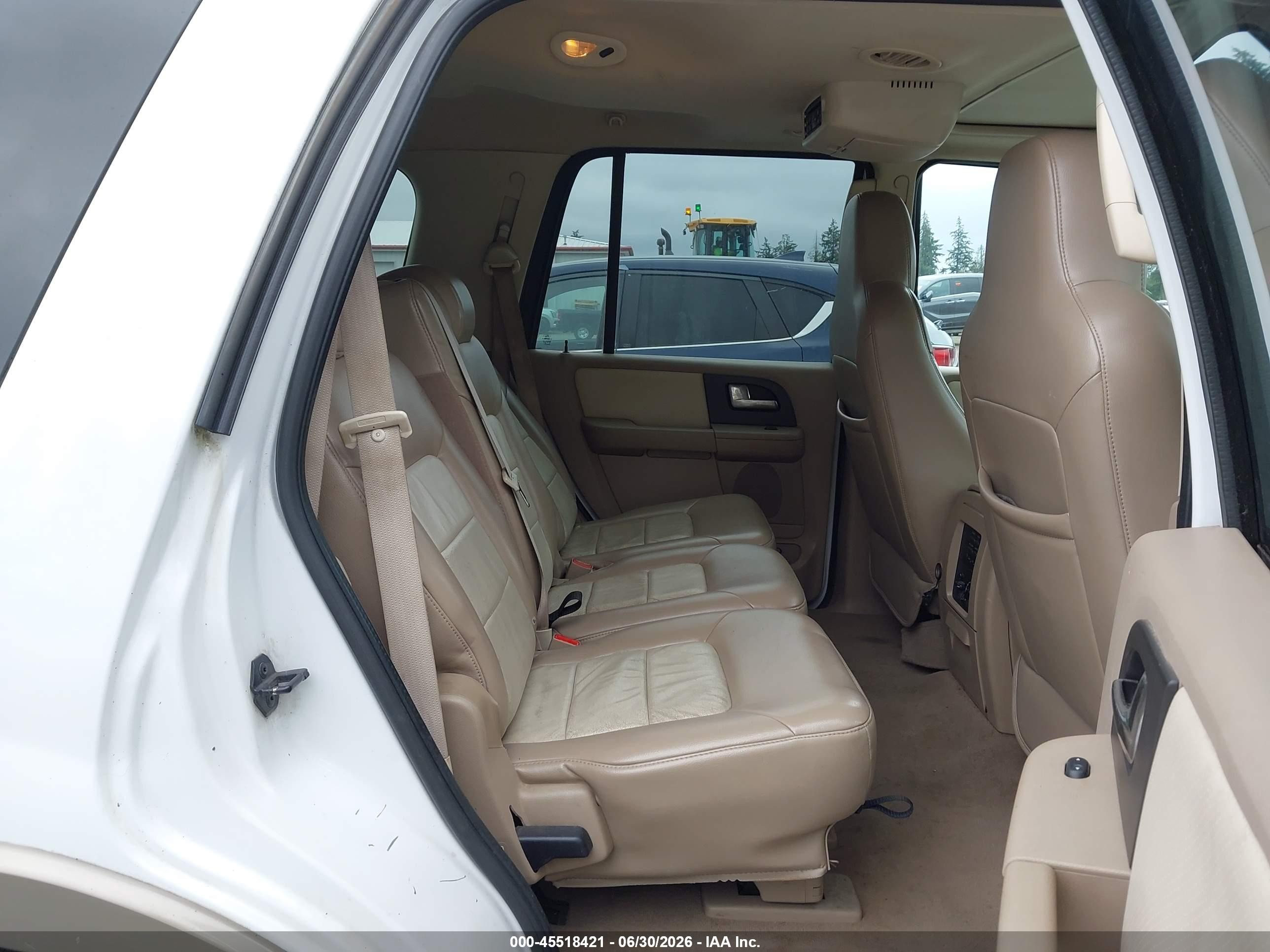 2004 Ford Expedition Eddie Bauer White vin: 1FMFU18L74LB58984