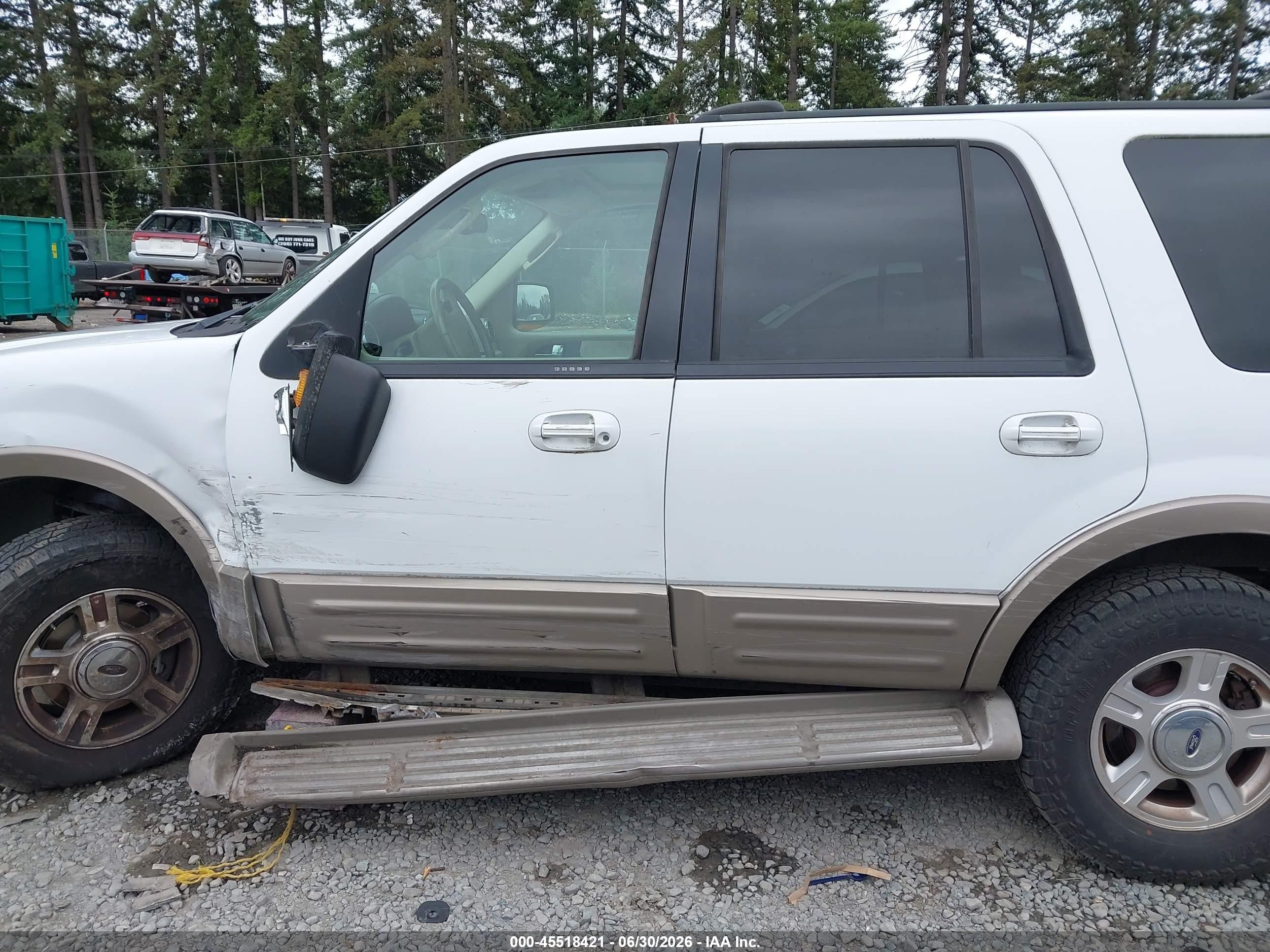 2004 Ford Expedition Eddie Bauer White vin: 1FMFU18L74LB58984