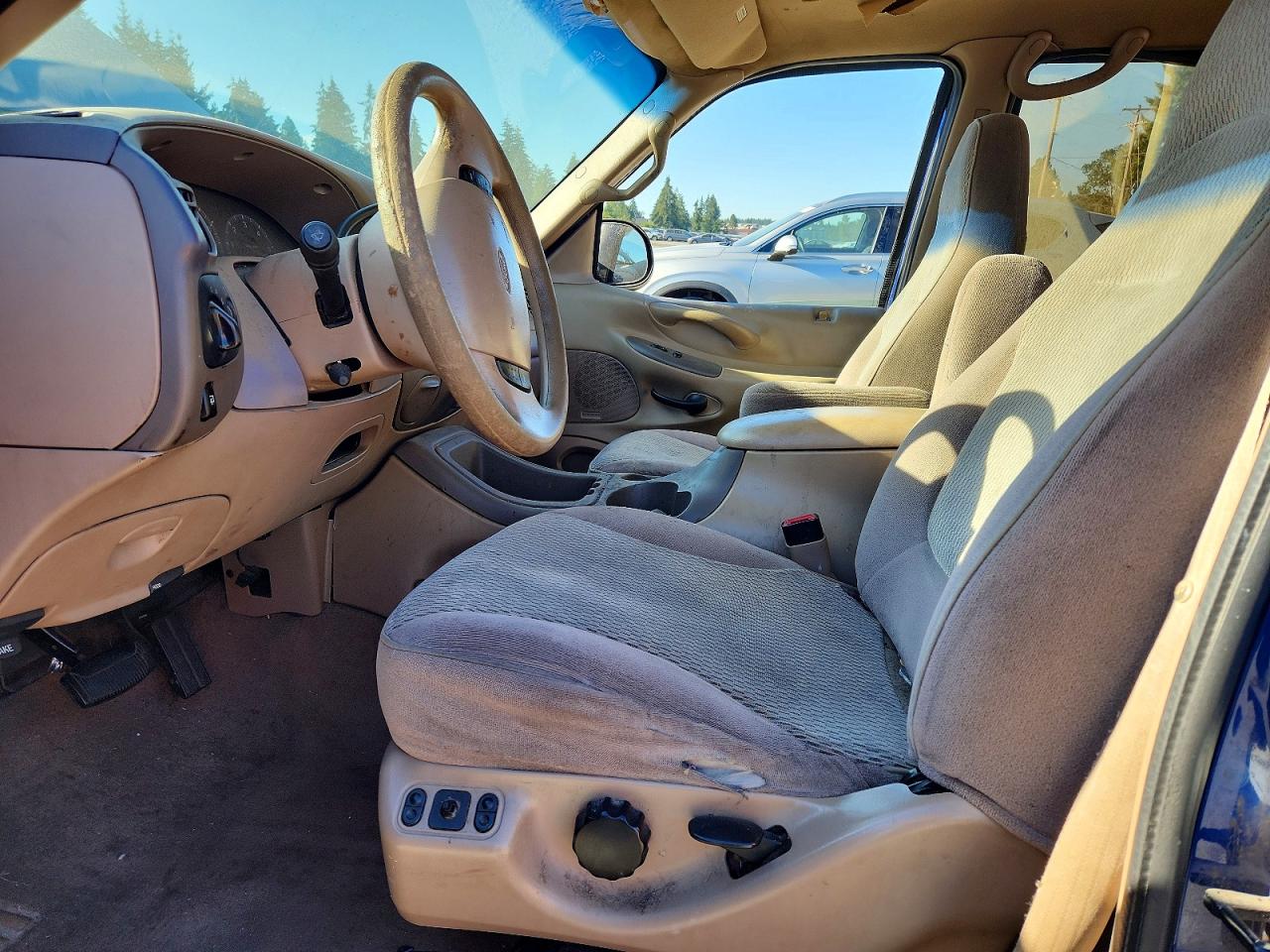 1997 Ford Expedition Blue vin: 1FMFU18L7VLA62449