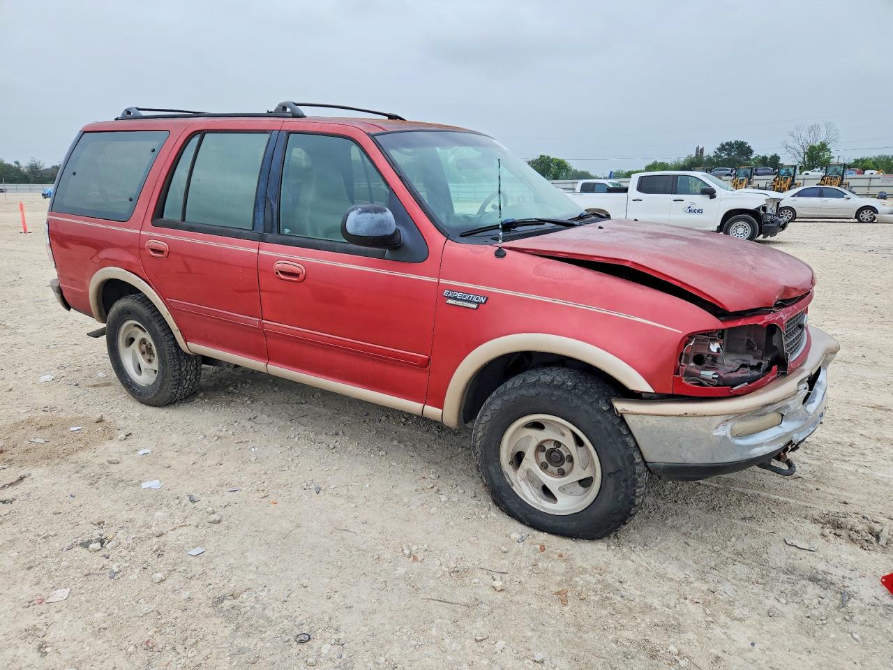 1997 Ford Expedition Red vin: 1FMFU18LXVLA95915