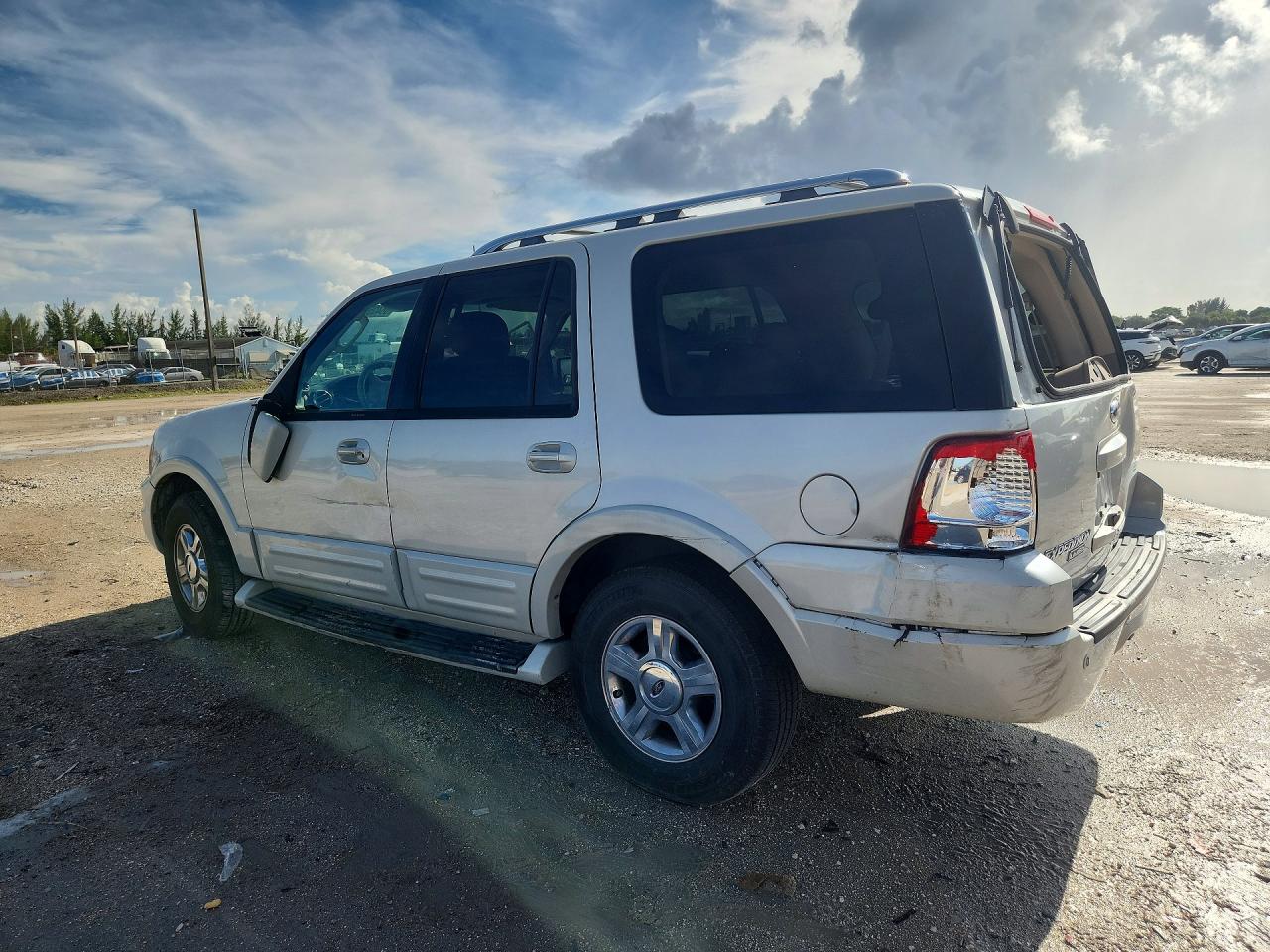 2006 Ford Expedition Limited Белый vin: 1FMFU19506LA72290