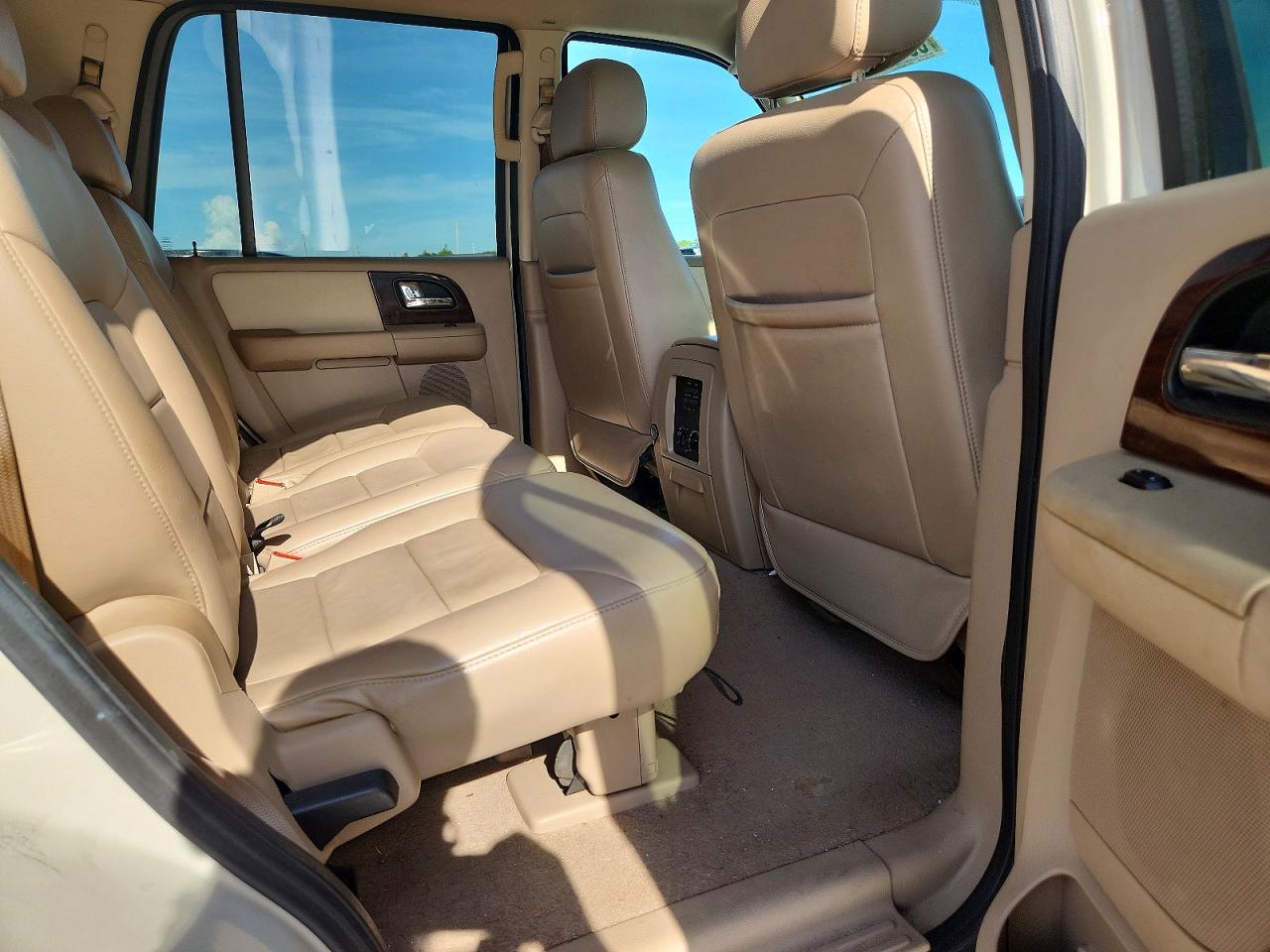2006 Ford Expedition Limited Белый vin: 1FMFU19506LA72290