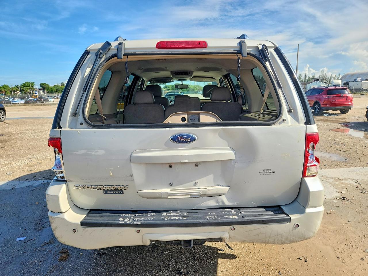 2006 Ford Expedition Limited Белый vin: 1FMFU19506LA72290