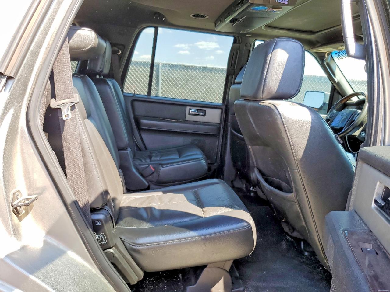 2008 Ford Expedition Limited Silver vin: 1FMFU19508LA27644