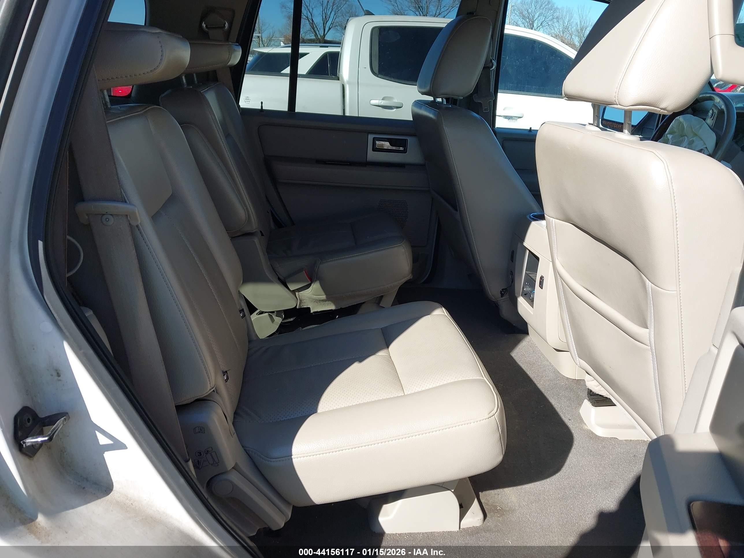 2009 Ford Expedition Limited White vin: 1FMFU19549EB02240
