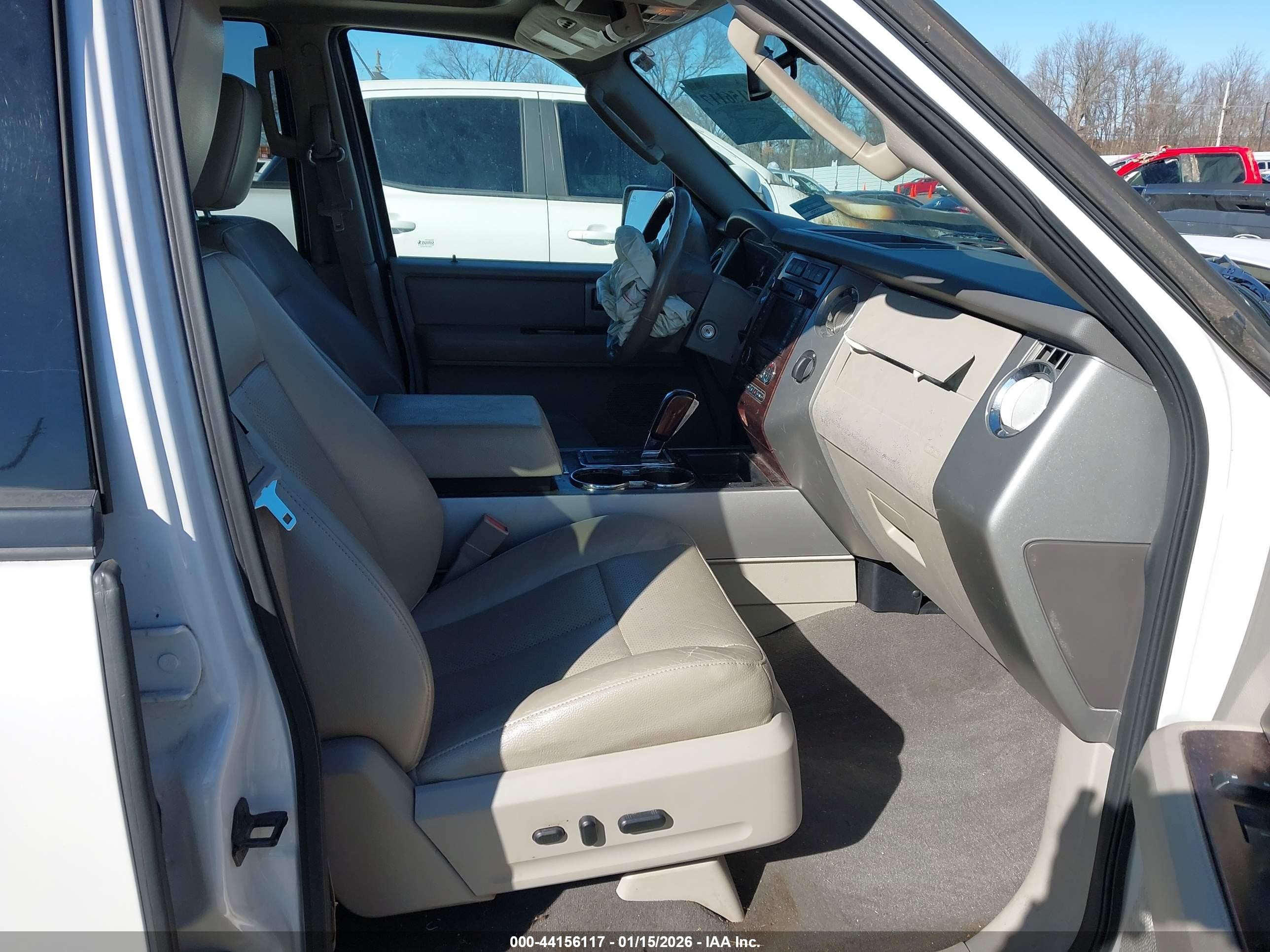 2009 Ford Expedition Limited White vin: 1FMFU19549EB02240