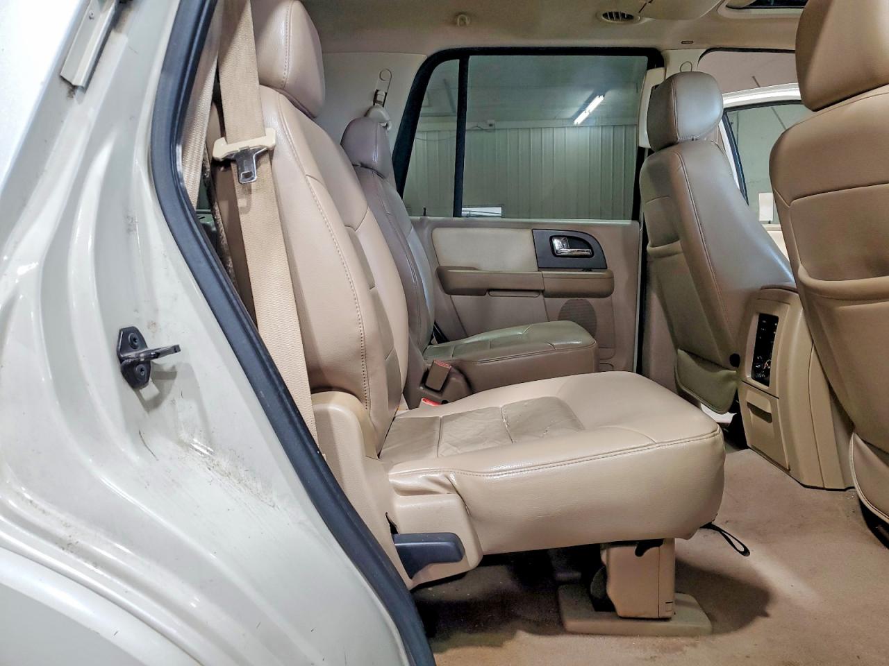 2005 Ford Expedition Limited White vin: 1FMFU19555LB09655